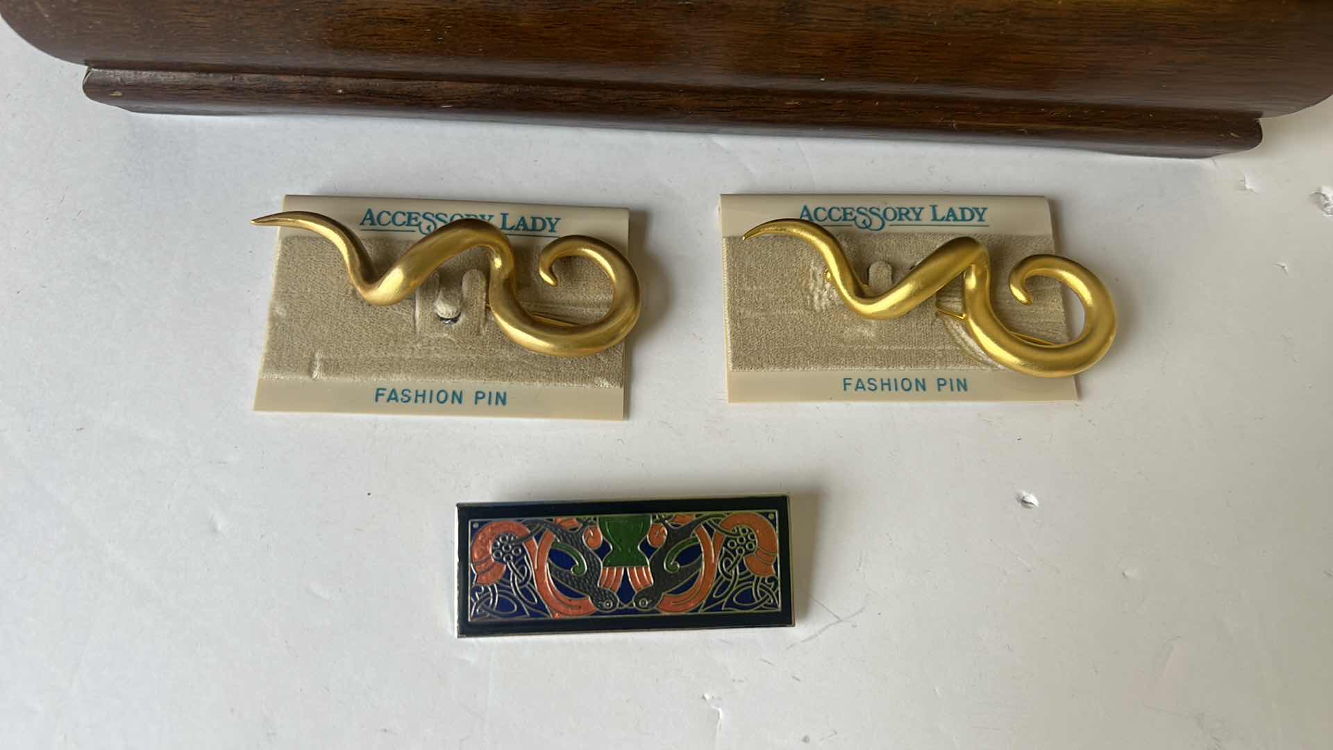 Photo 1 of VINTAGE JEWELRY BOX AND 3 PINS