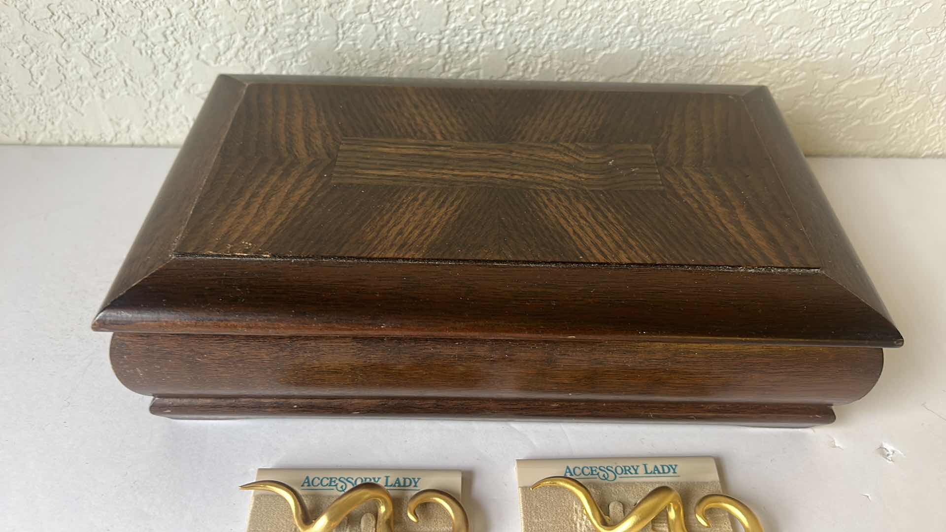 Photo 1 of VINTAGE JEWELRY BOX AND 3 PINS