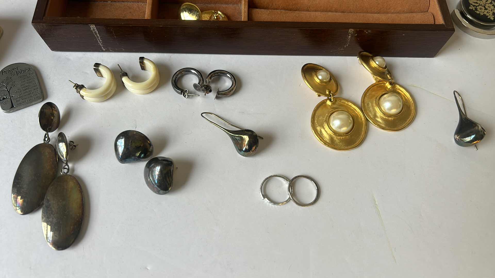 Photo 1 of VINTAGE JEWELRY BOX WITH CONTENTS