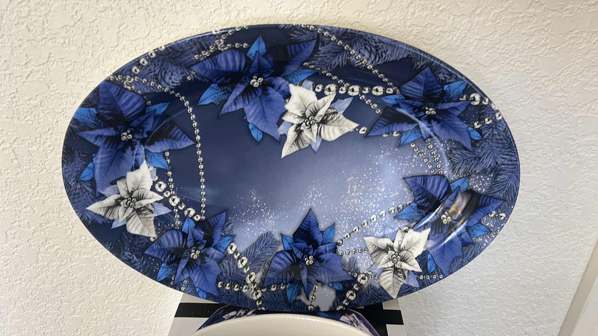 Photo 1 of 6 PC SERVINGWARE