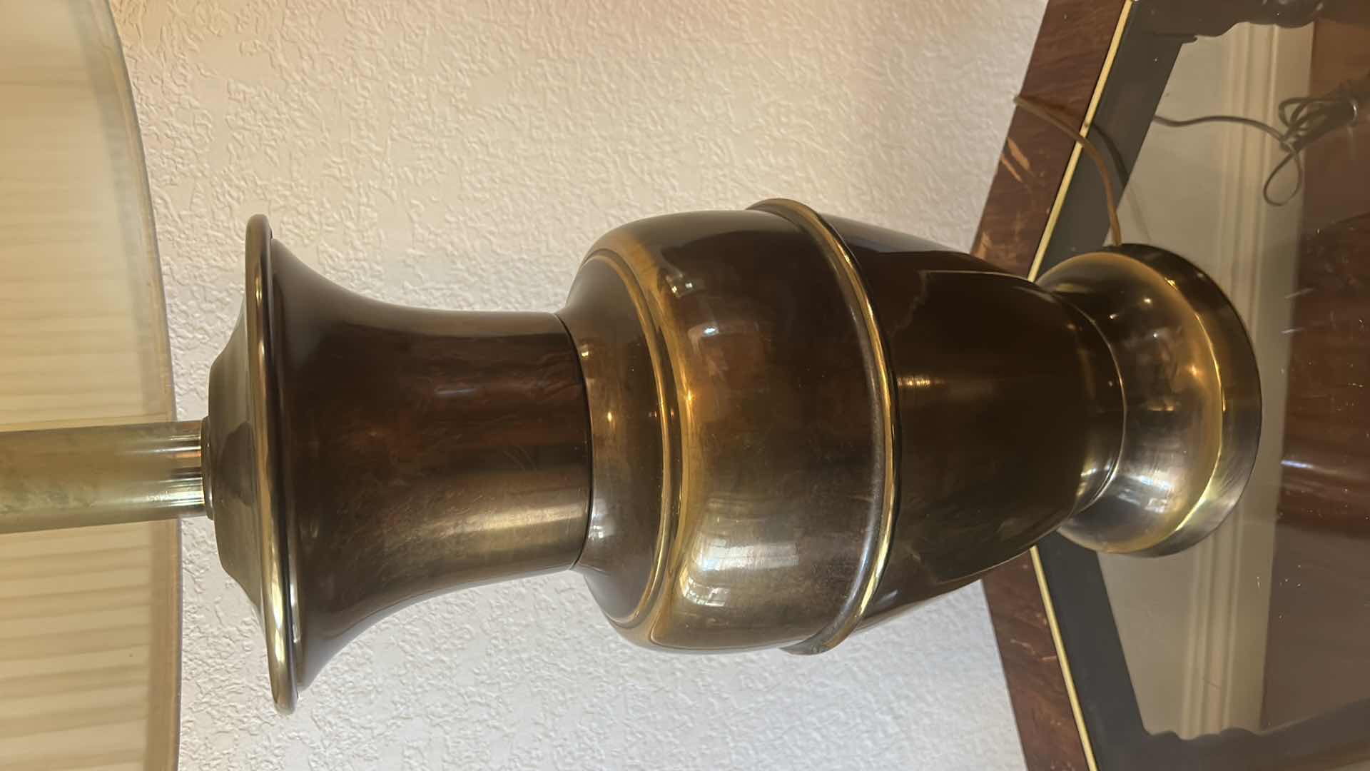 Photo 1 of VINTAGE METAL TABLE LAMP H37”