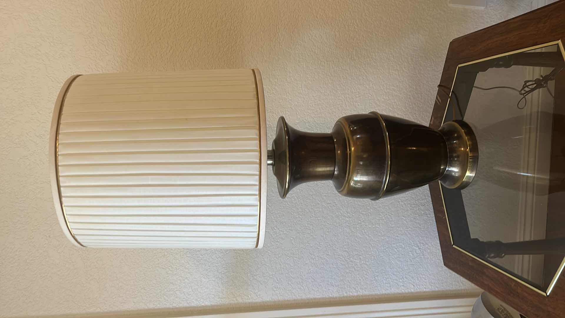 Photo 1 of VINTAGE METAL TABLE LAMP H37”