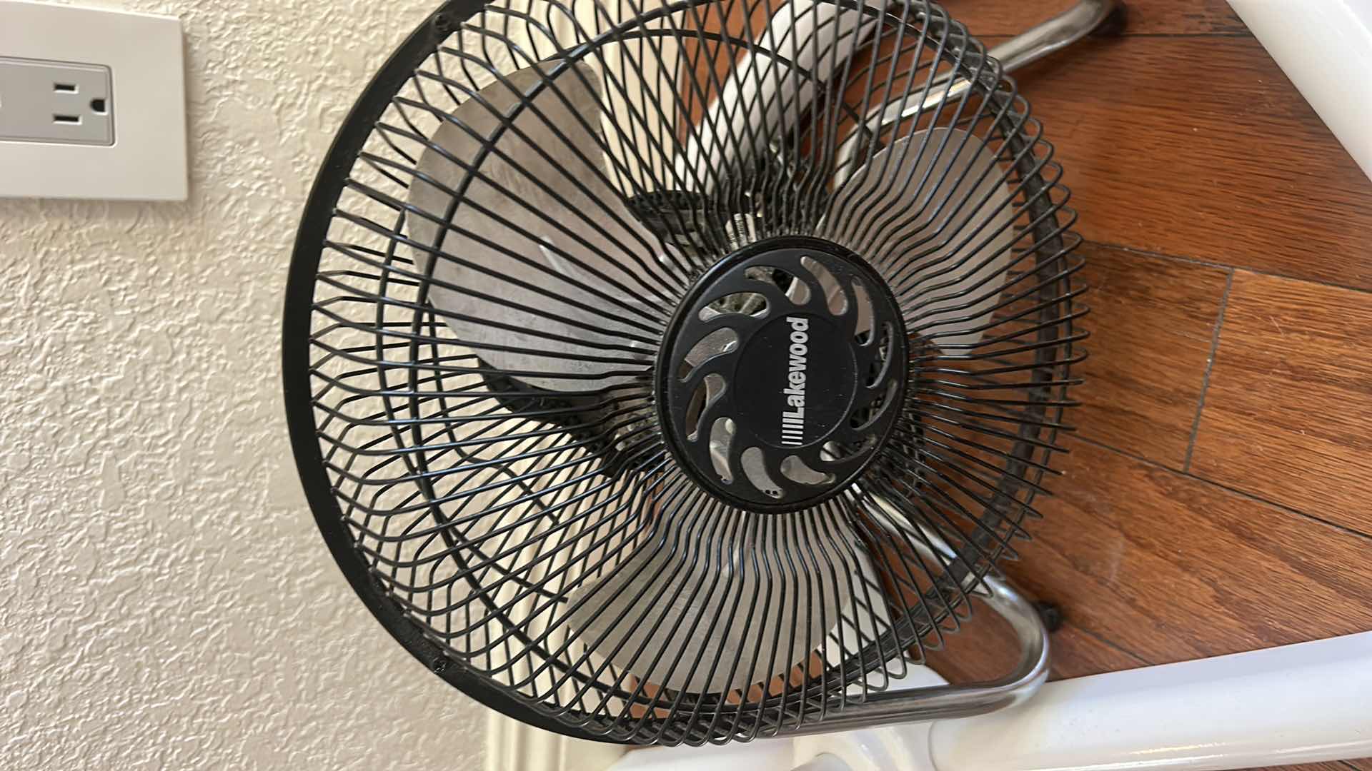 Photo 1 of 3 FANS