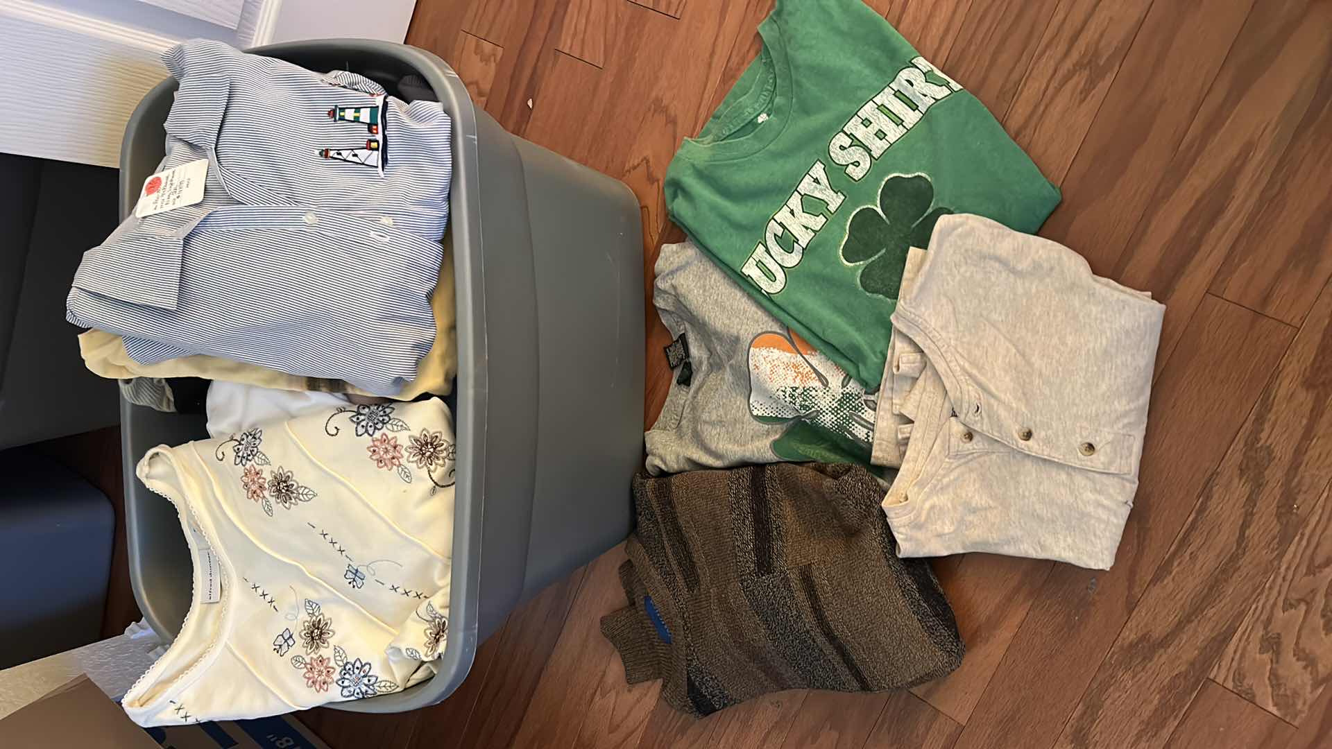 Photo 1 of LARGE TOTE FULL OF MENS AND WOMENSWEAR