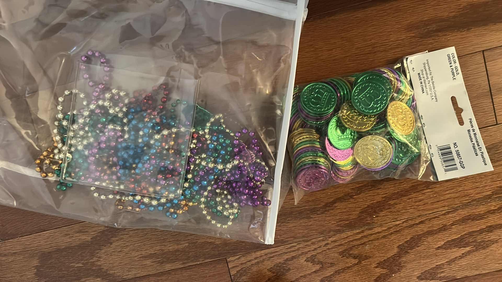 Photo 1 of TOTE FULL OF MARDI GRAS