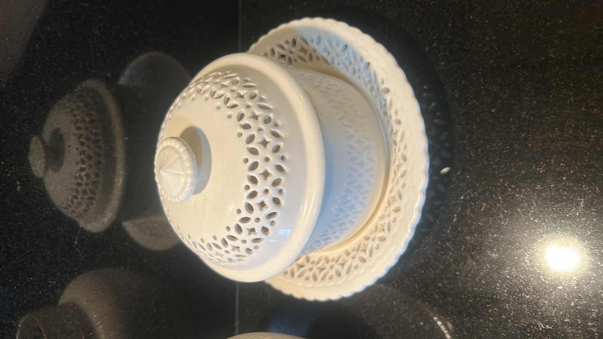 Photo 1 of FINE PORCELAIN - LEEDWARE ENGLAND & LENOX