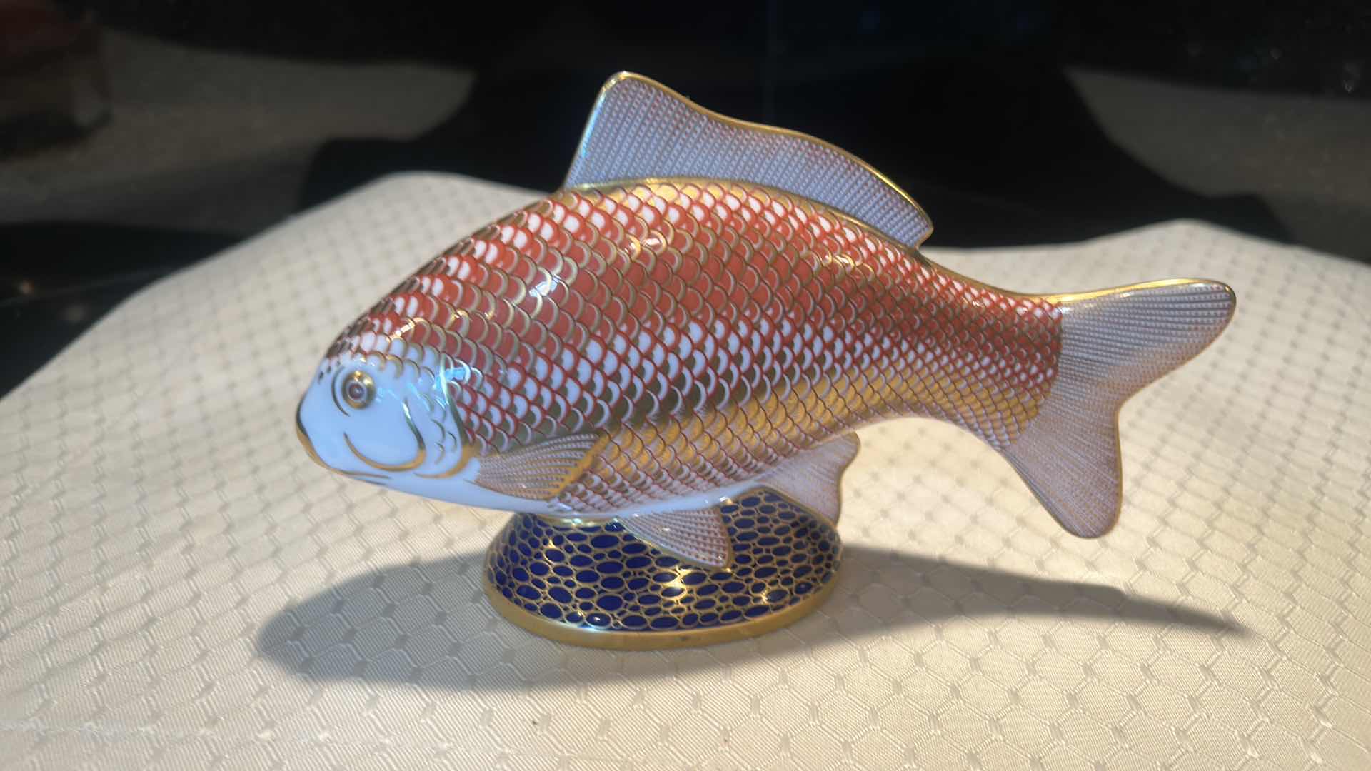 Photo 1 of ROYAL CROWN DERBY BONE CHINA ENGLAND GOLDFISH 7” x 4 1/2”