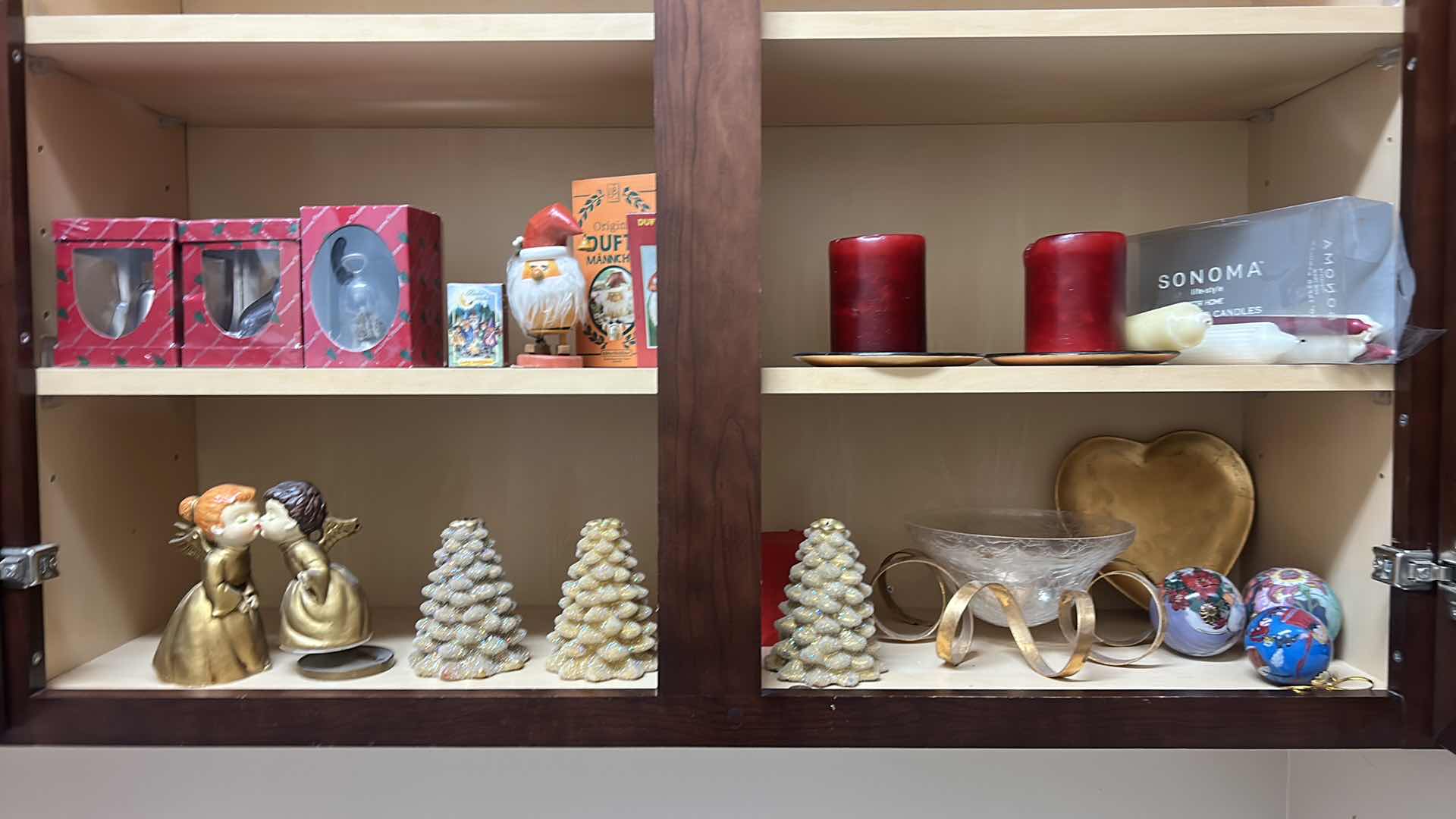 Photo 1 of CHRISTMAS DECOR