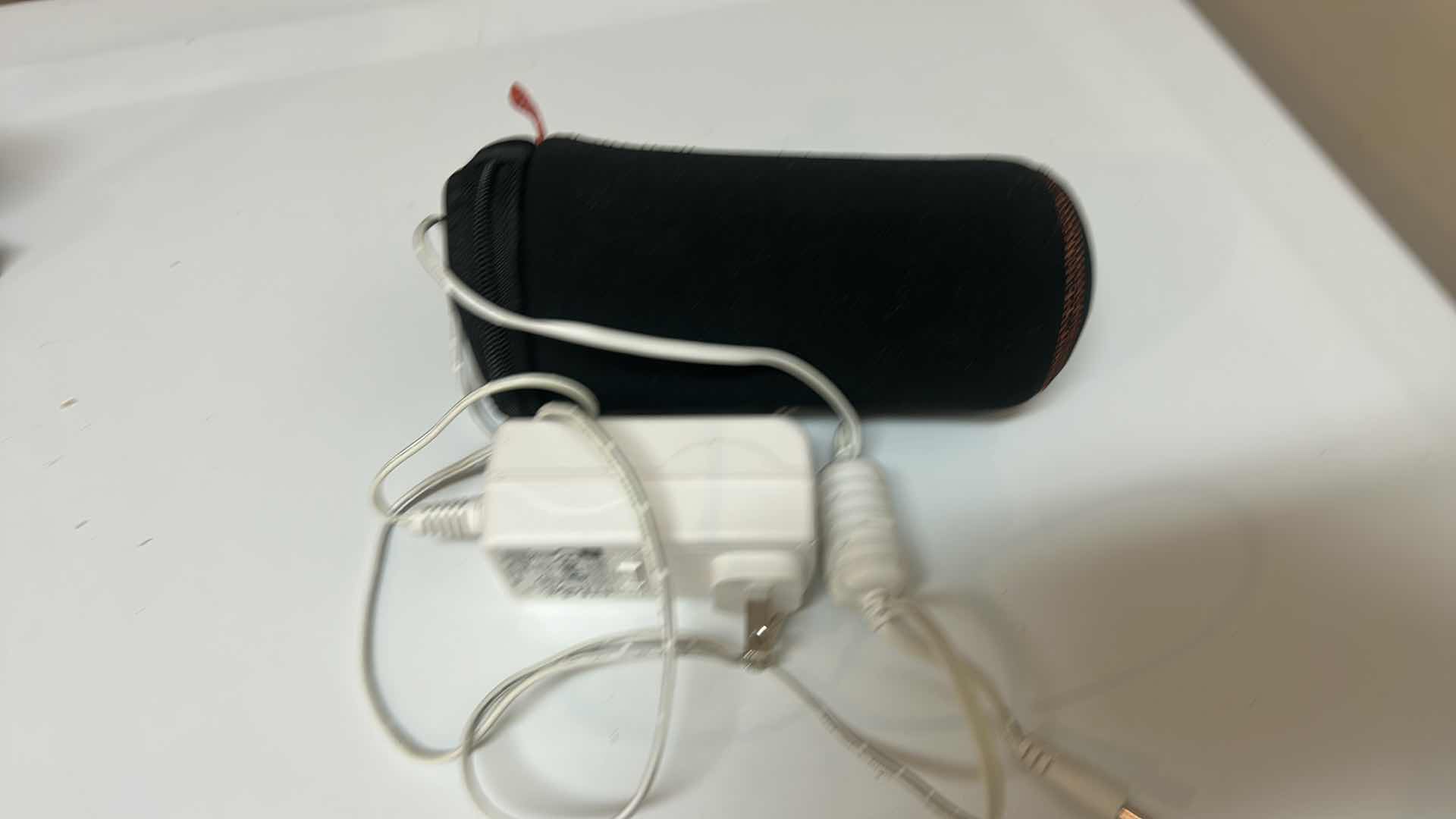 Photo 1 of JBL SPEAKER WITH BAG AND CHARGER