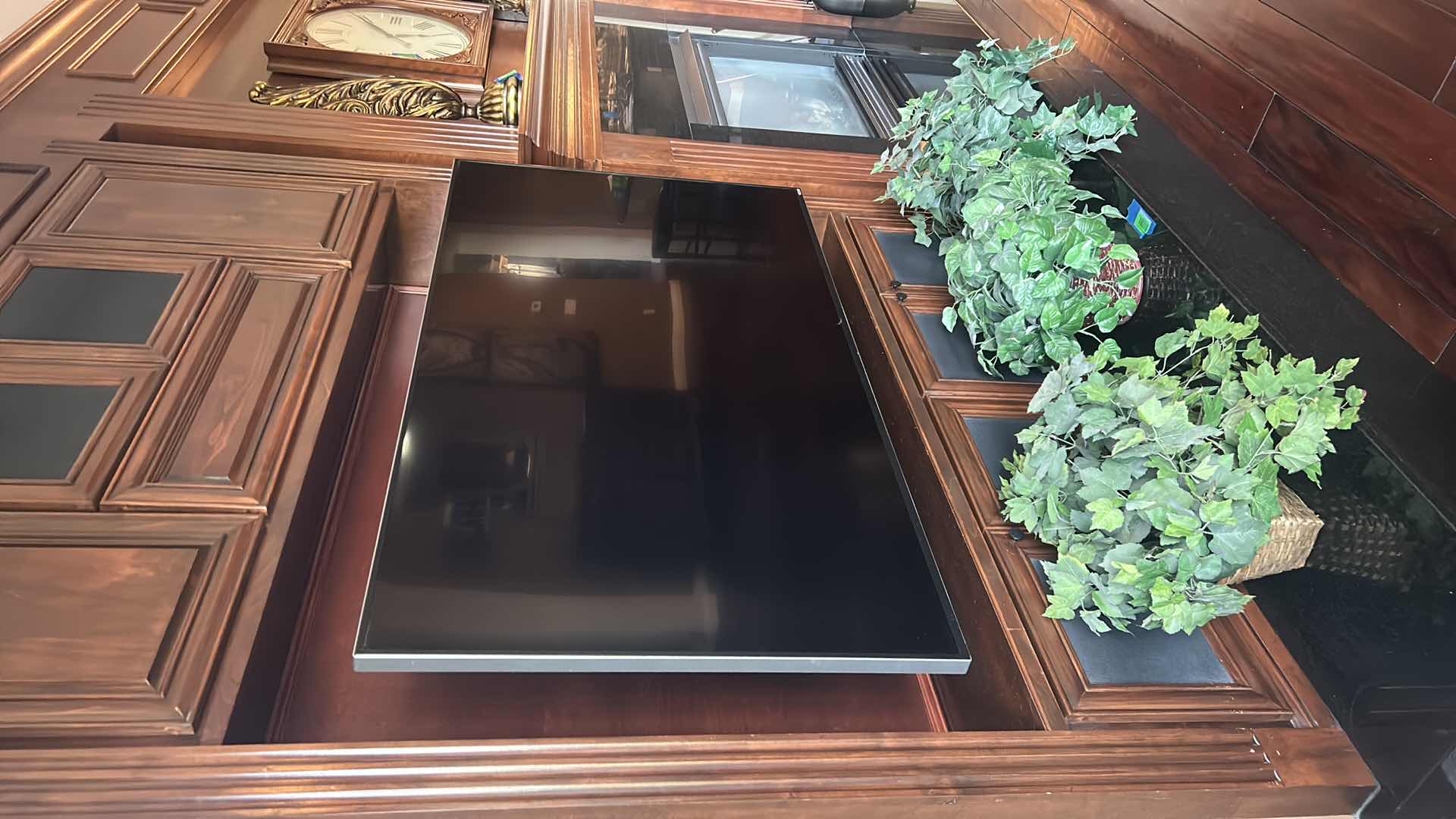 Photo 2 of VIZIO TV 69”