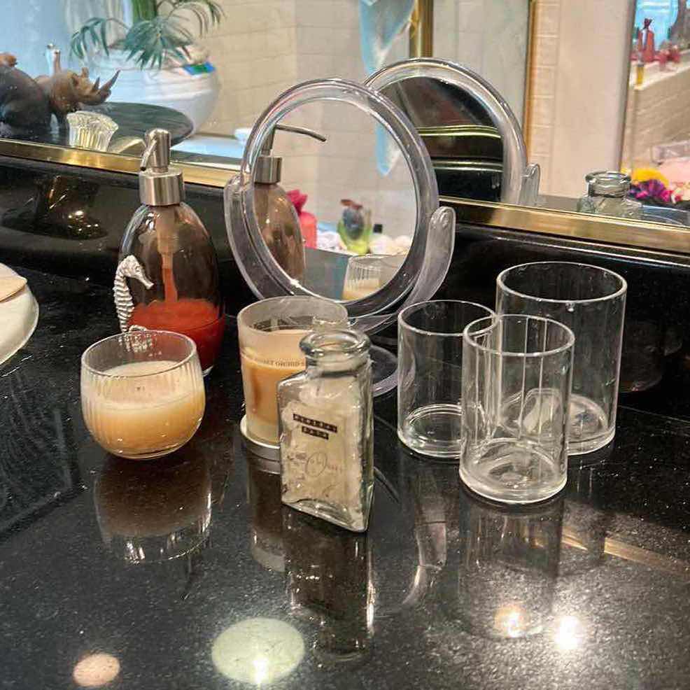 Photo 1 of BATHROOM ACCESSORIES