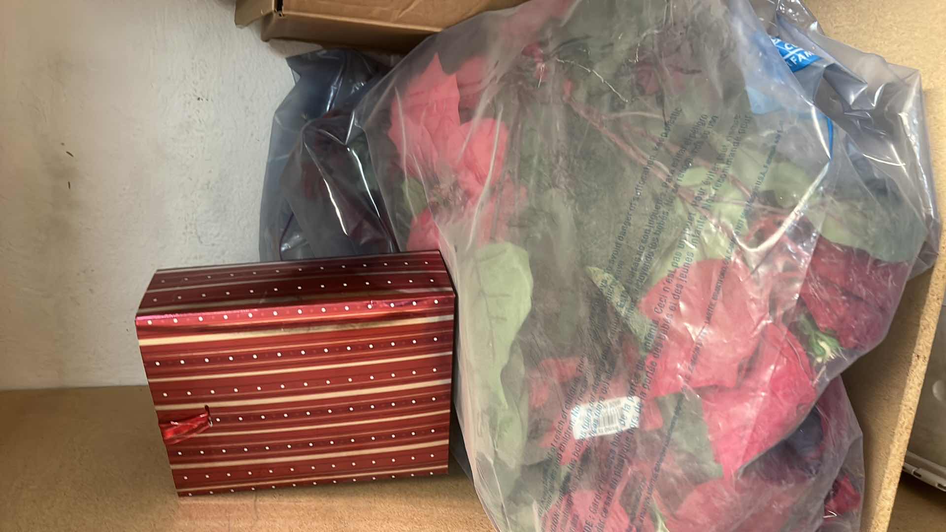 Photo 1 of CHRISTMAS DECOR