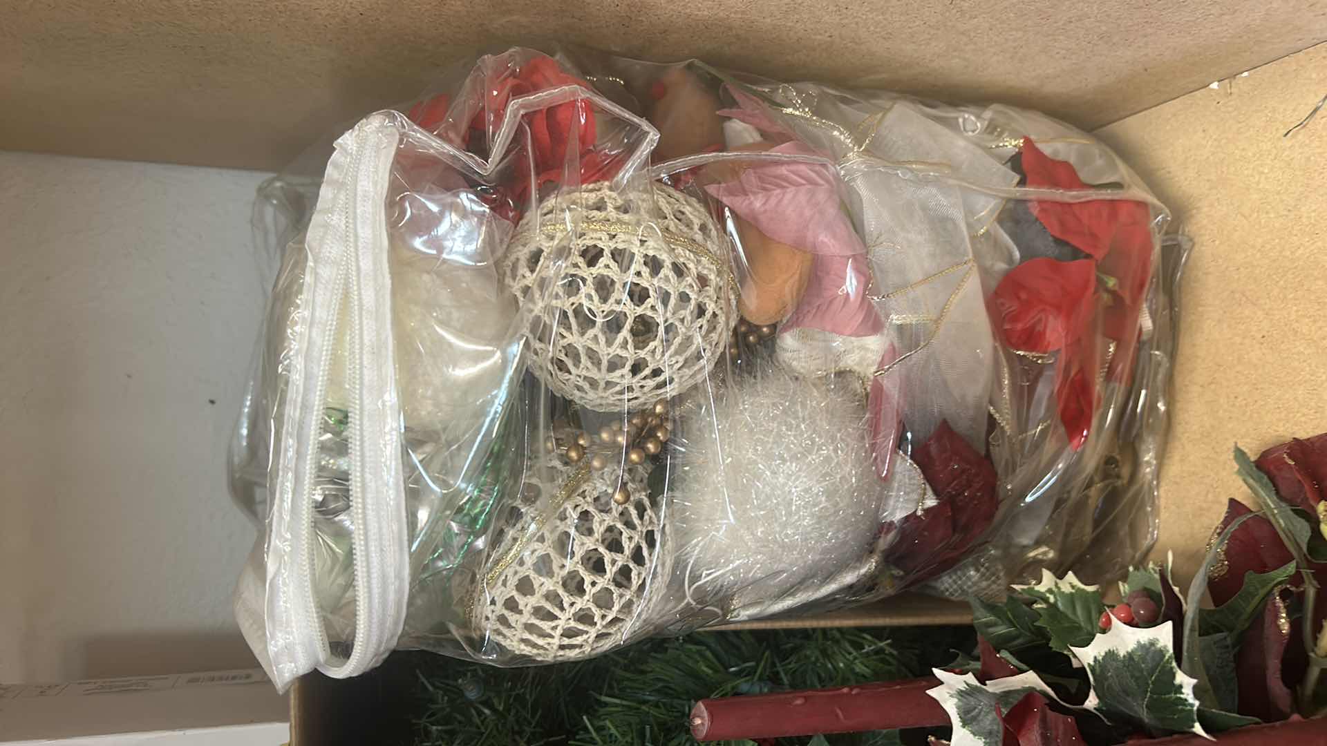 Photo 1 of CHRISTMAS DECOR