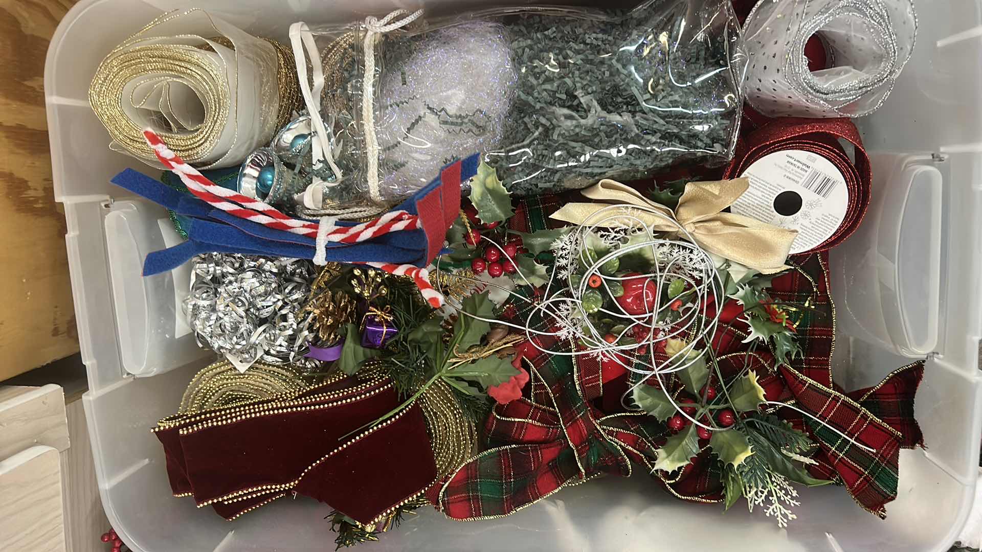 Photo 1 of CHRISTMAS DECOR