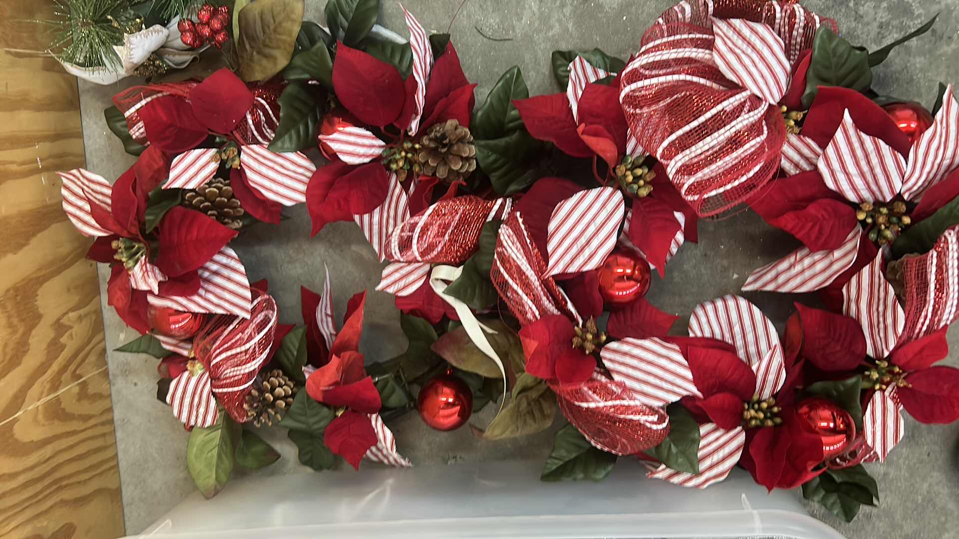 Photo 1 of CHRISTMAS DECOR