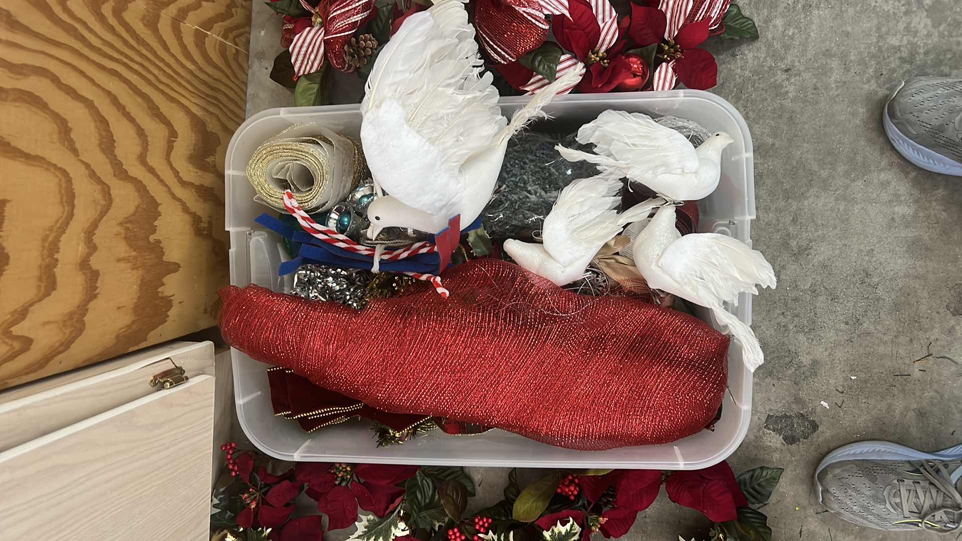 Photo 1 of CHRISTMAS DECOR