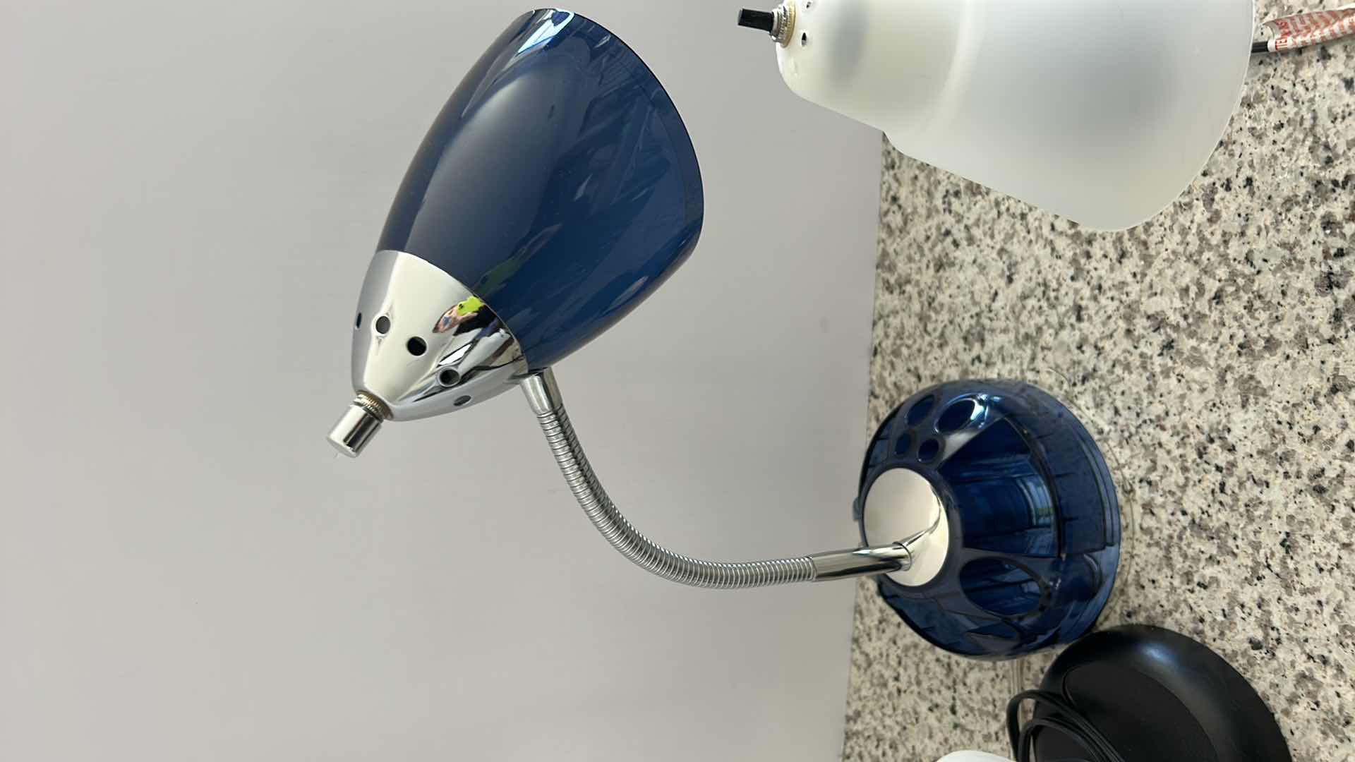 Photo 1 of 3 DESK LAMPS