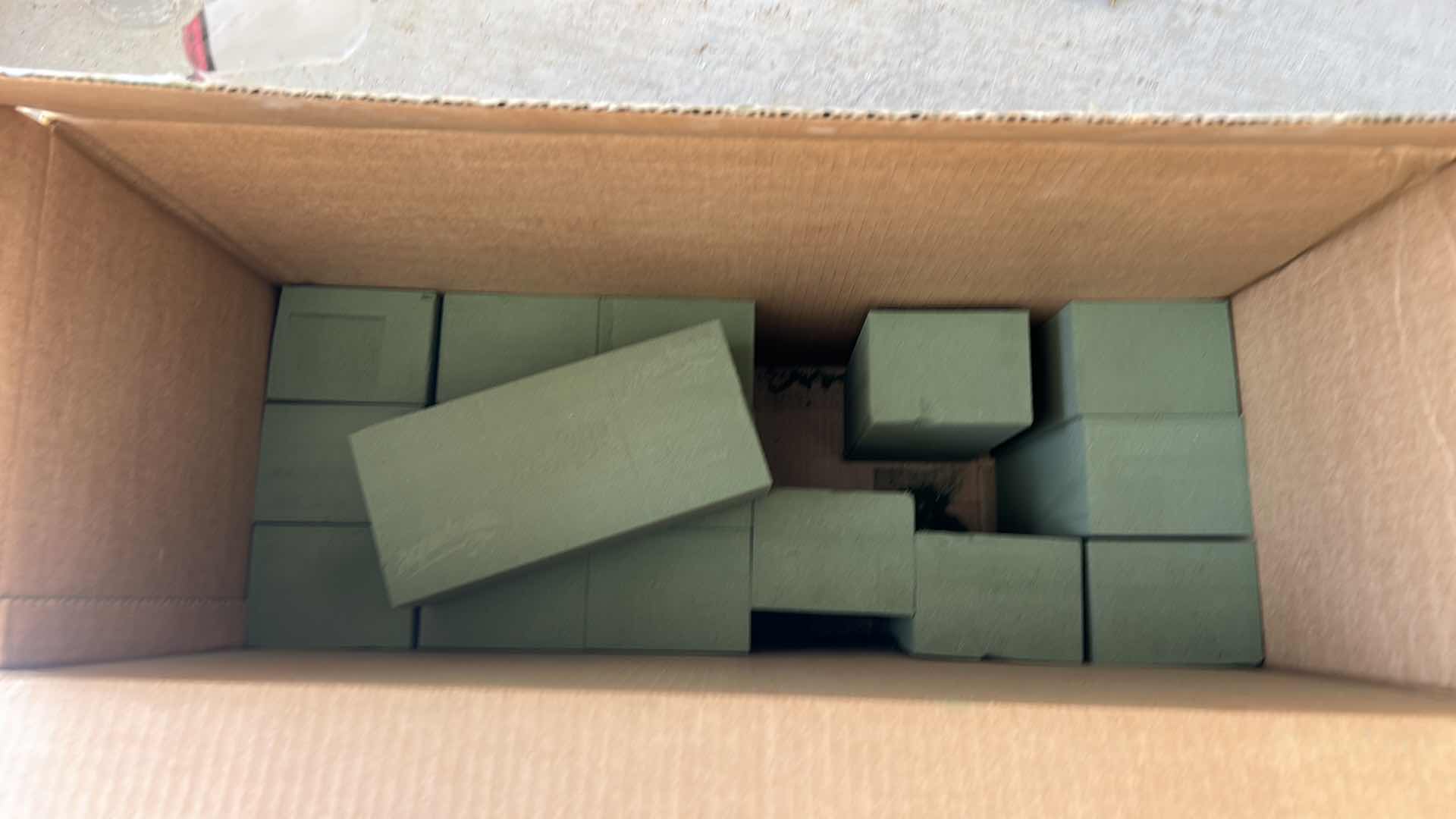 Photo 1 of AQUAFOAM FOR FLORAL ARRANGEMENTS