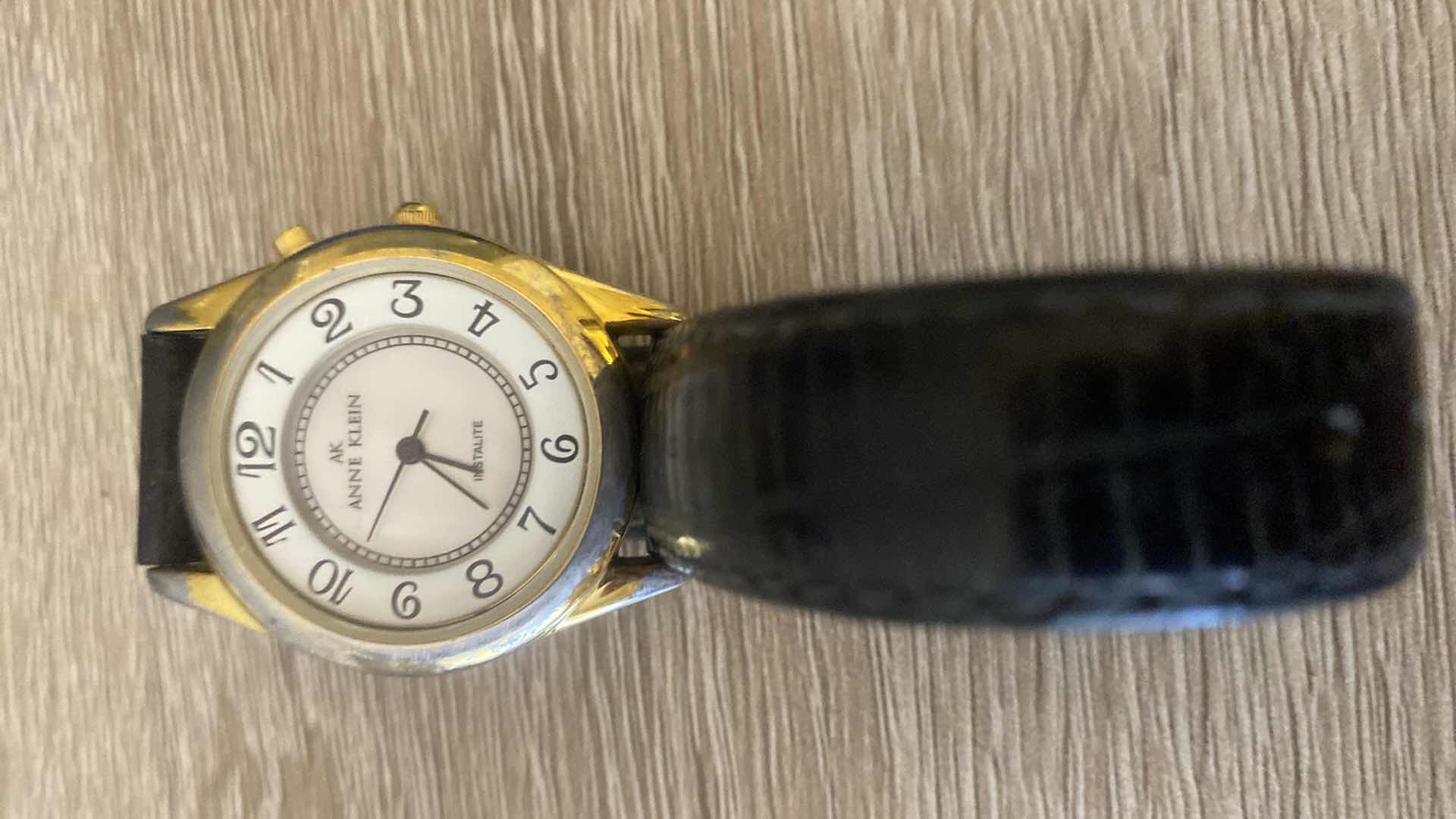 Photo 1 of LADIES FASHION WATCHES