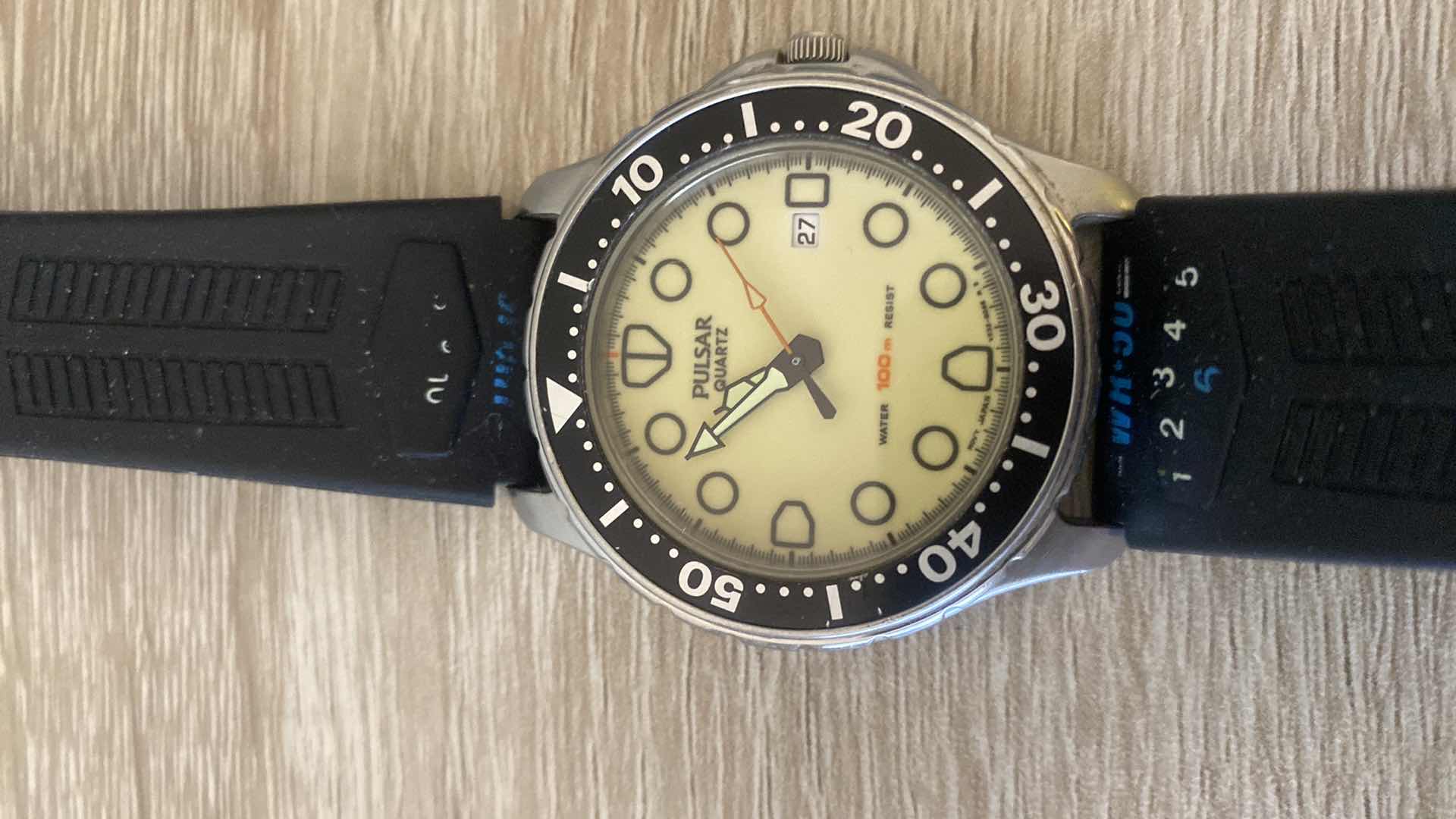 Photo 1 of MENS PULSAR 100 METER WATER RESISTENT WATCH