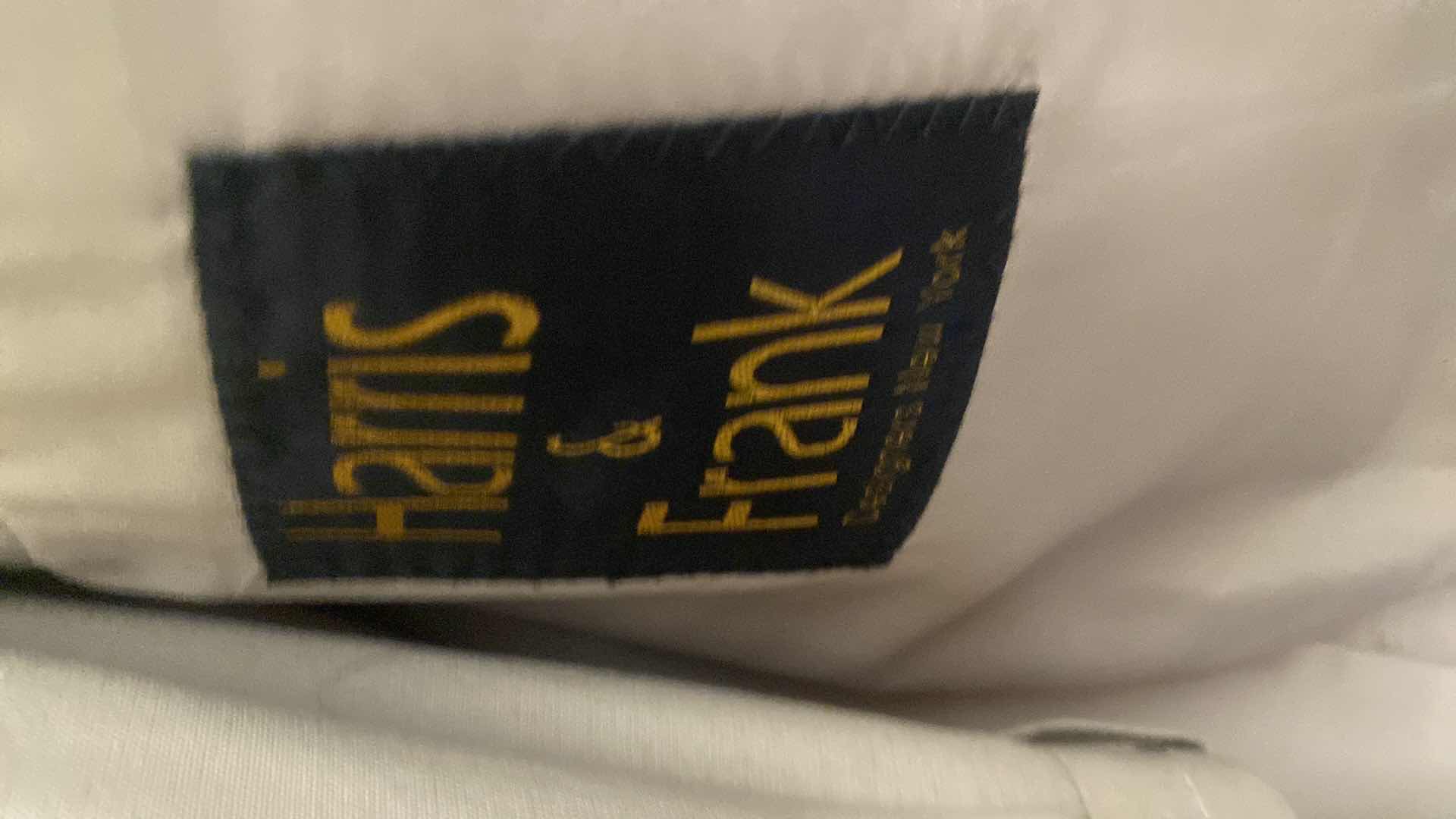 Photo 1 of MENS SIZE APPROX 40 FALABELLA SUIT FROM HARRIS & FRANK IN CHILE - PANTS MEASURE 40 x 27