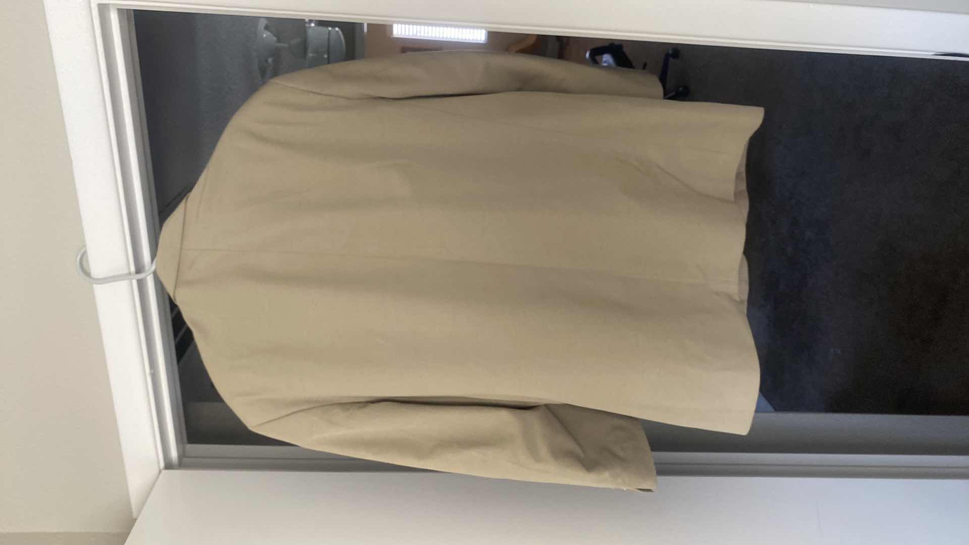 Photo 1 of MENS SIZE APPROX 40 FALABELLA SUIT FROM HARRIS & FRANK IN CHILE - PANTS MEASURE 40 x 27