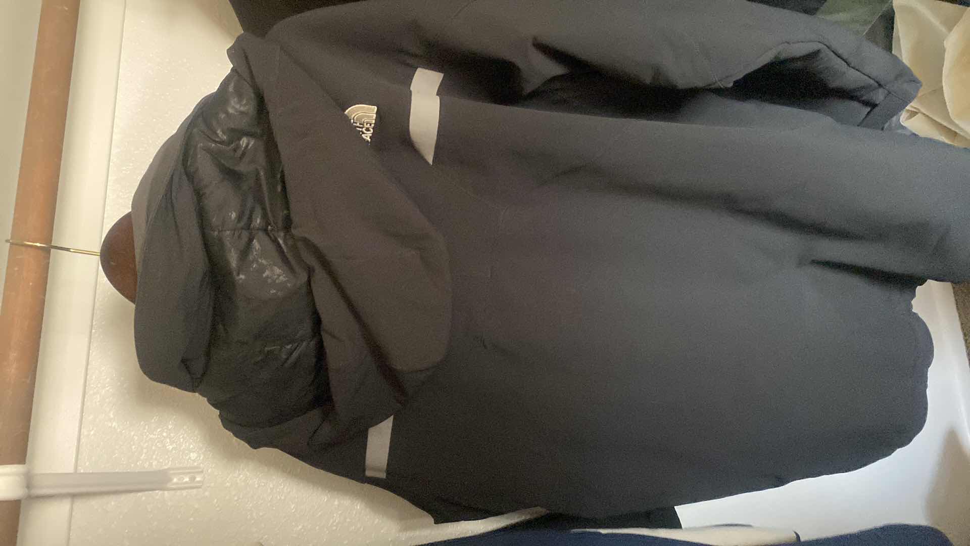 Photo 1 of MENS SIZE XL NORTH FACE INSULATED BOMBER JACKET WITH REMOVABLE HOOD