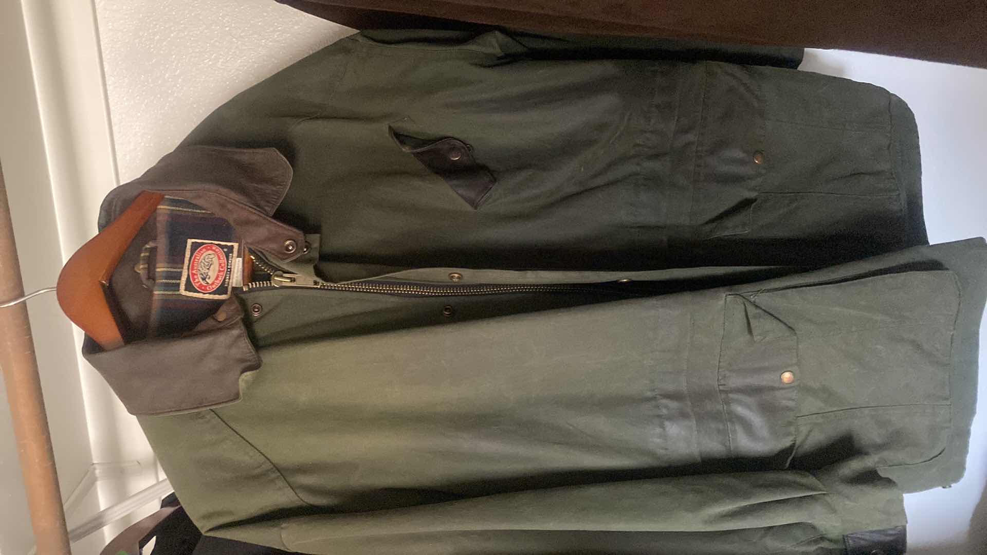 View 1 of MENS SIZE XL THE AUSTRALIAN OUTBACK COLLECTION HEAVY BARN JACKET GREEN CANVAS