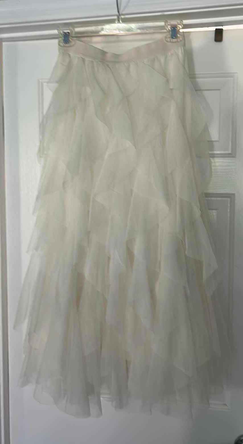 Photo 1 of WOMENS DILLARDS CHELSEA AND VIOLET  CUTE LAYERED TULLE IVORY ANKLE LENGTH SKIRT SIZE L (WORN ONCE)
