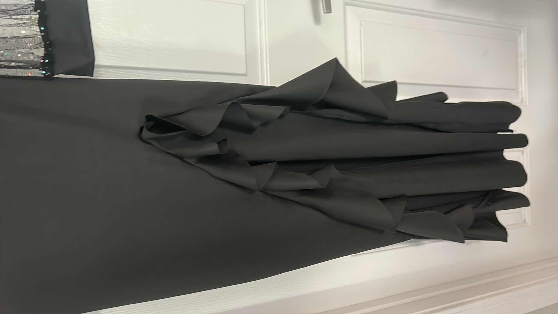 Photo 1 of NEW WOMENS LONG BLACK SLIT FRONT LONG FORMAL DRESS SIZE MED