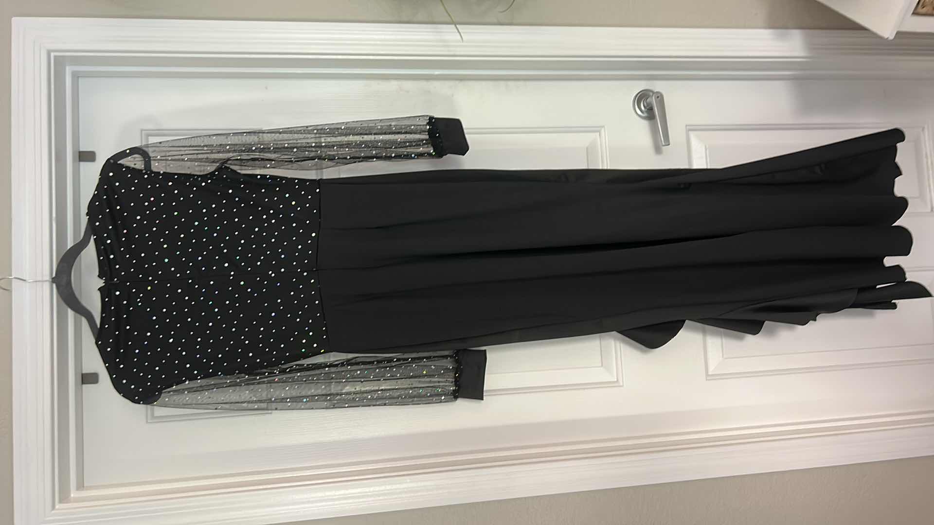 Photo 1 of NEW WOMENS LONG BLACK SLIT FRONT LONG FORMAL DRESS SIZE MED