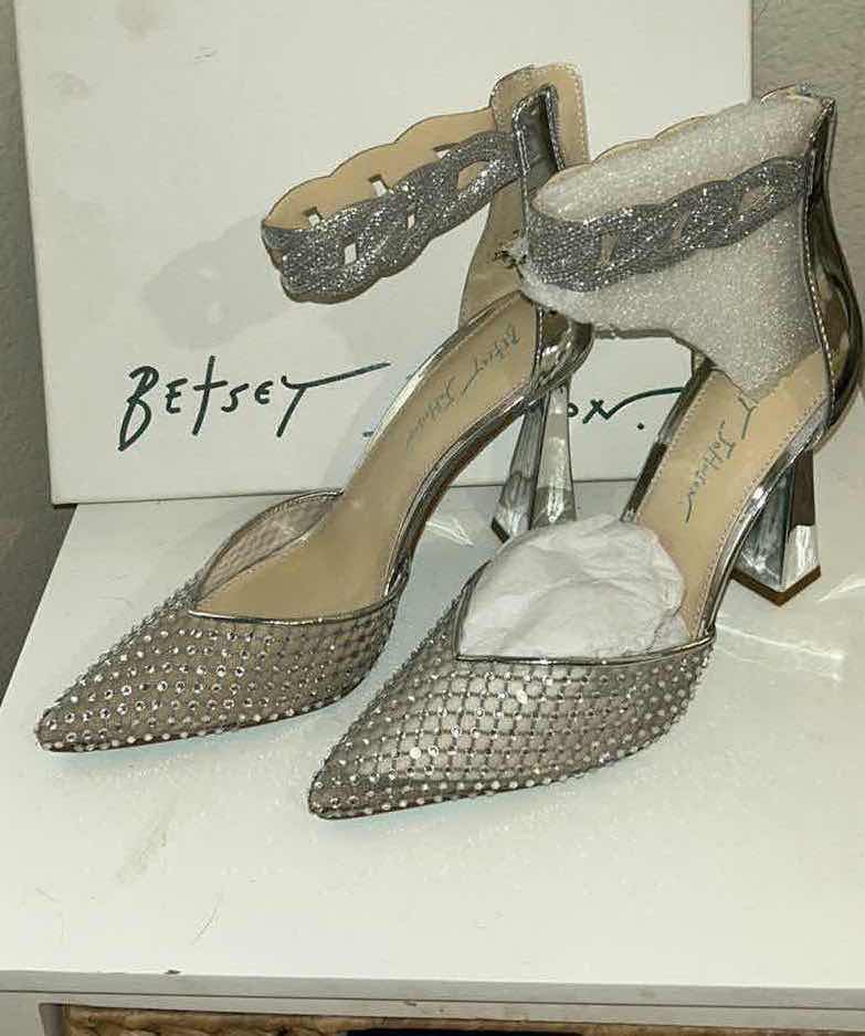 Photo 11 of NEW BETSEY JOHNSON HIGH HEELED SHOES SIZE 9.5