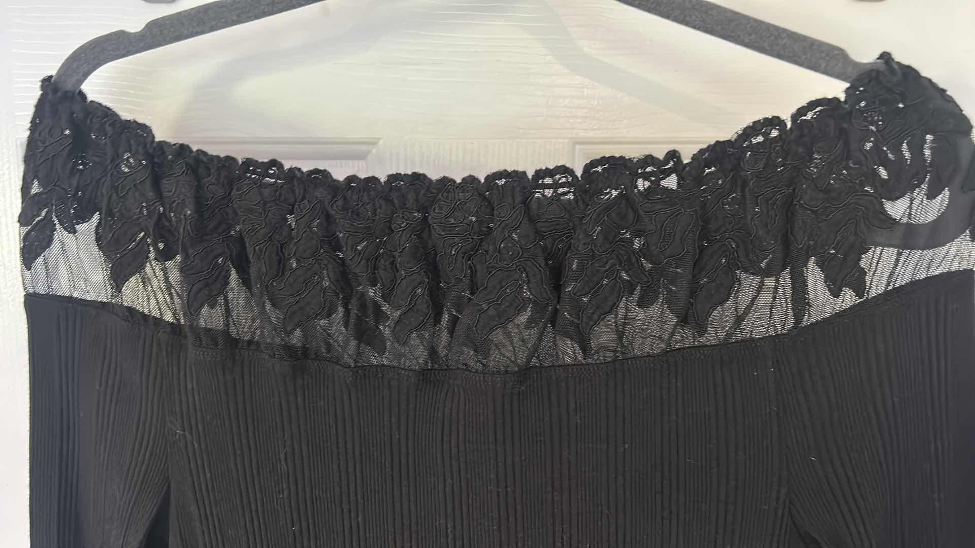 Photo 1 of WOMENS FREE PEOPLE OFF THE SHOULDER BLACK TOP WITH LACE SIZE MED