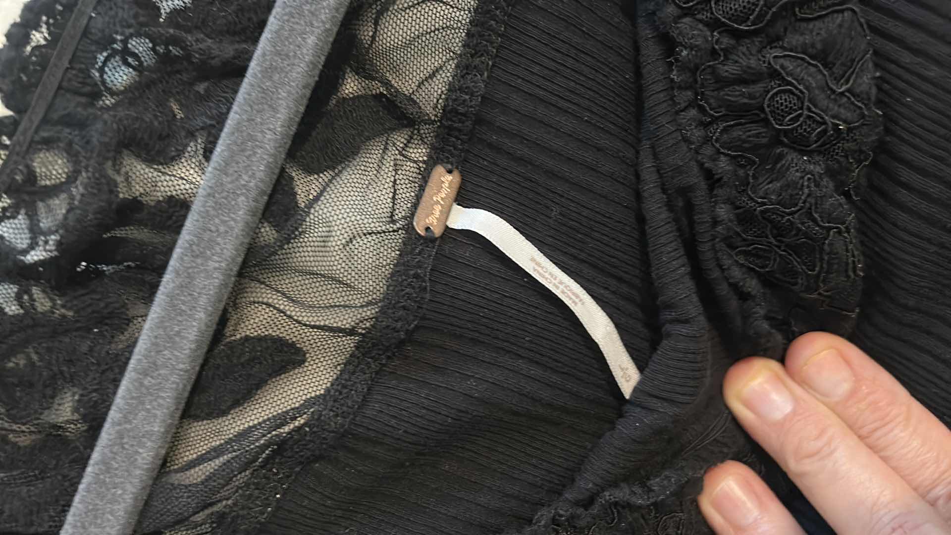 Photo 1 of WOMENS FREE PEOPLE OFF THE SHOULDER BLACK TOP WITH LACE SIZE MED