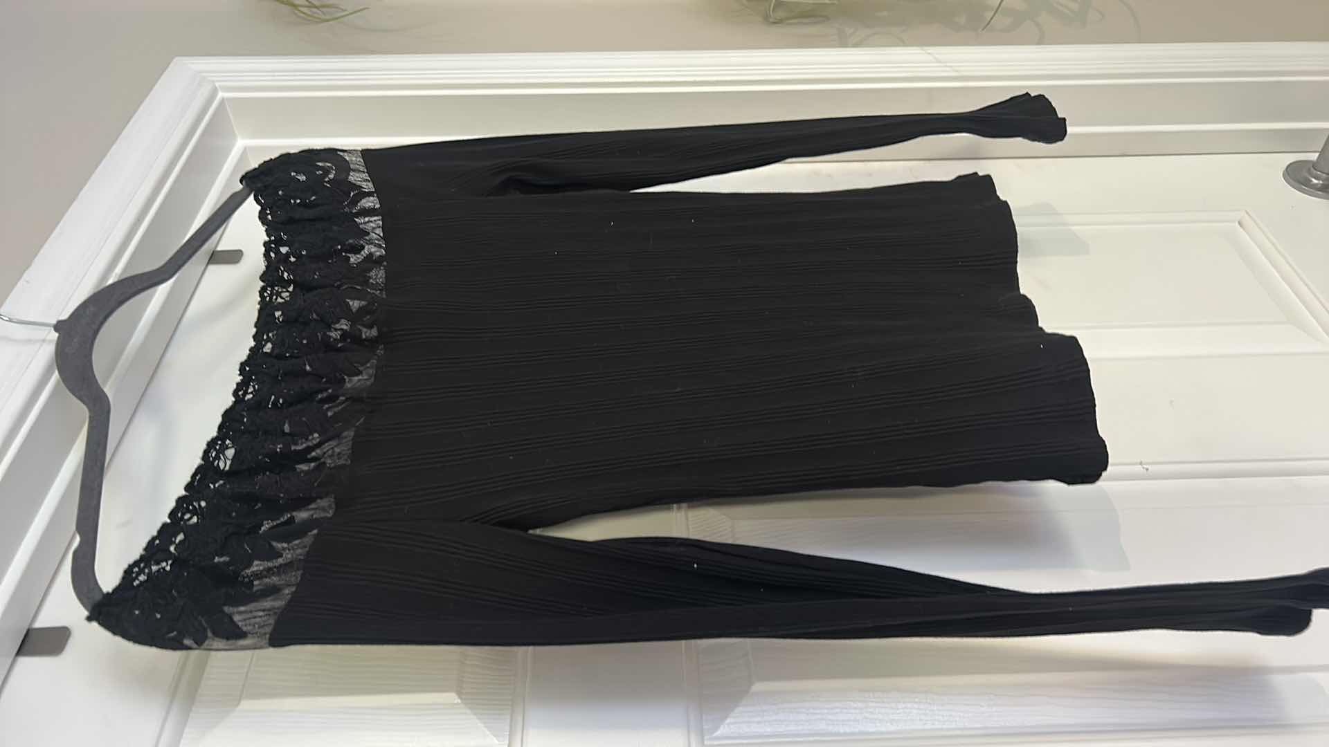 Photo 1 of WOMENS FREE PEOPLE OFF THE SHOULDER BLACK TOP WITH LACE SIZE MED