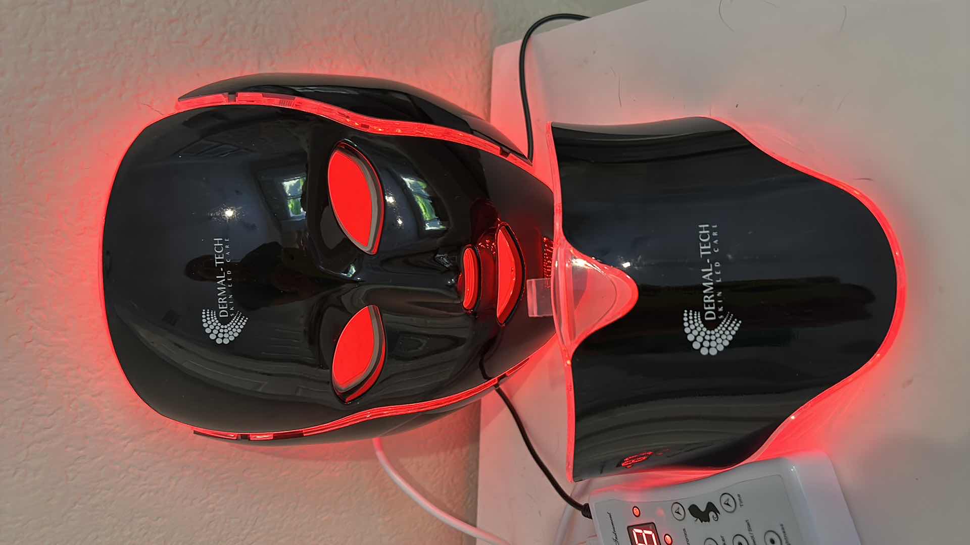 Photo 8 of DERMAL TECH MULTI COLOR LED SKINCARE MASK FOR FACE AND NECK
