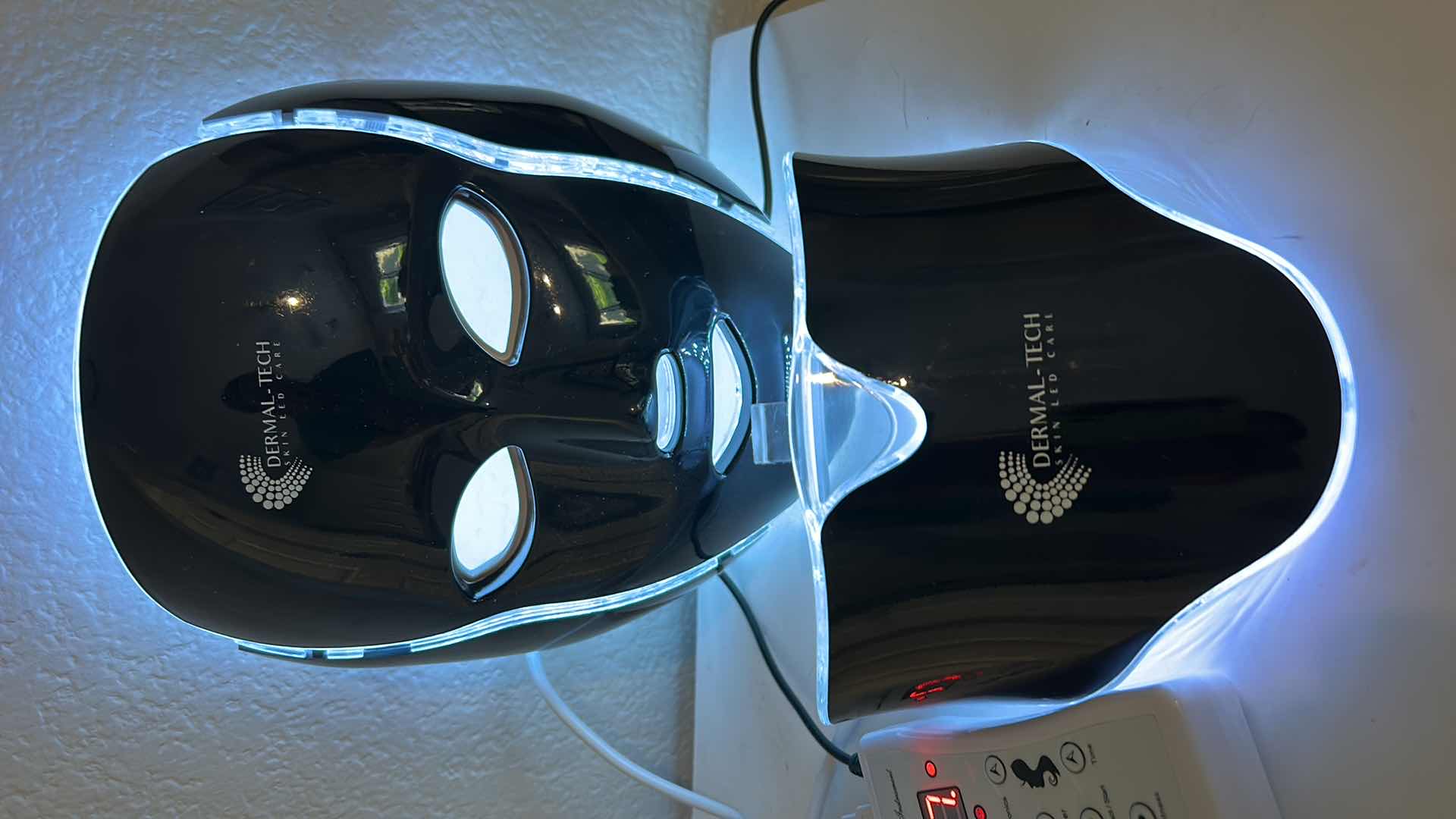 Photo 7 of DERMAL TECH MULTI COLOR LED SKINCARE MASK FOR FACE AND NECK