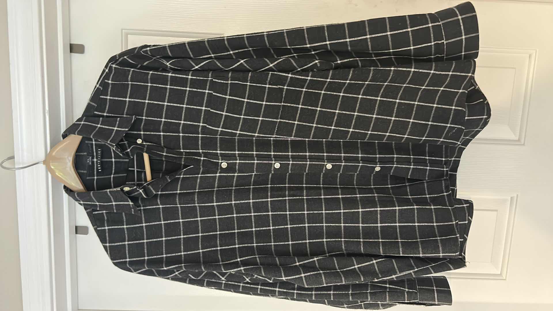 Photo 1 of MENS BOX OFFICE BUTTON UP LONG SLEEVE COLLARED SHIRT SIZE XL