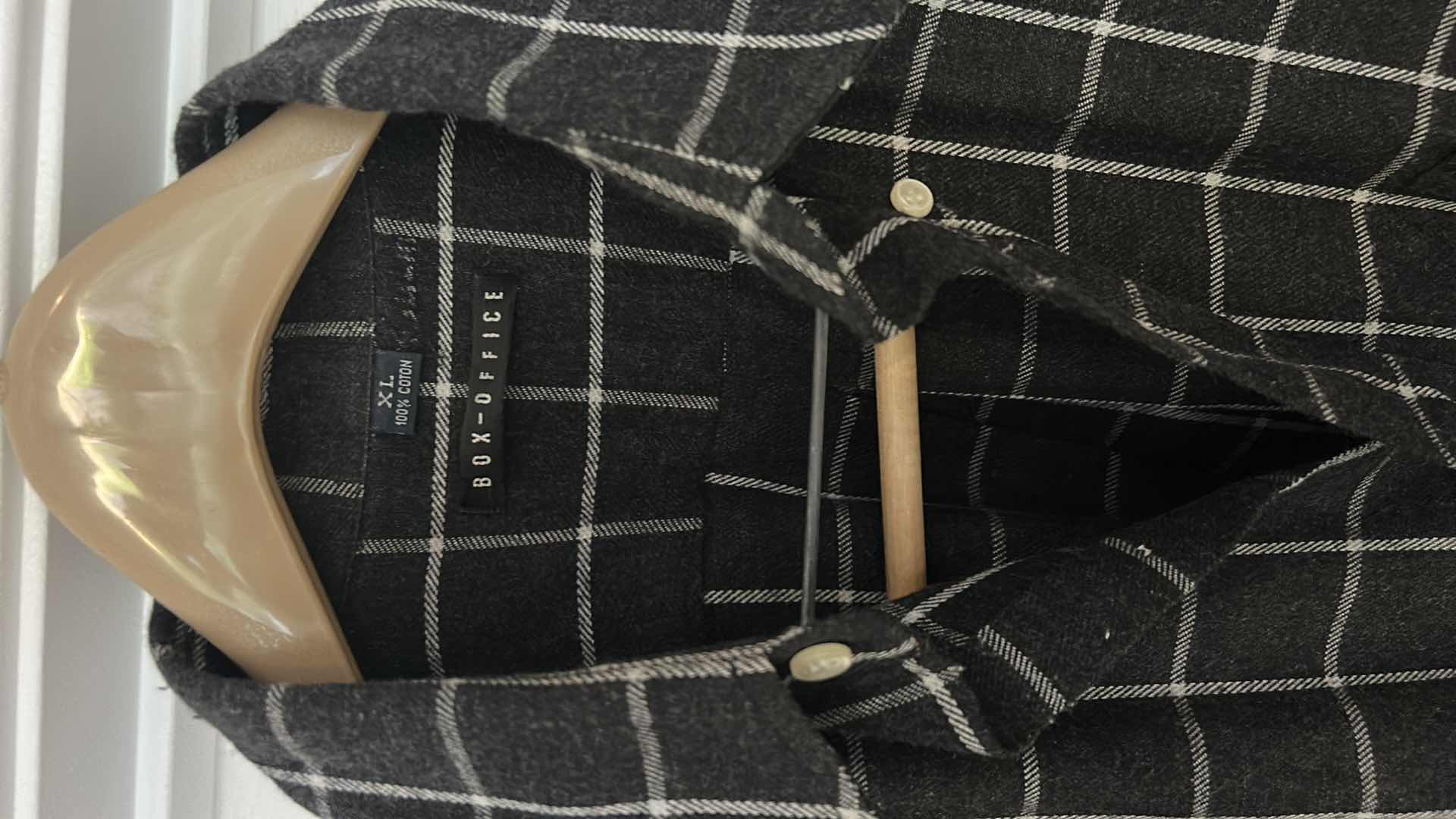 Photo 1 of MENS BOX OFFICE BUTTON UP LONG SLEEVE COLLARED SHIRT SIZE XL