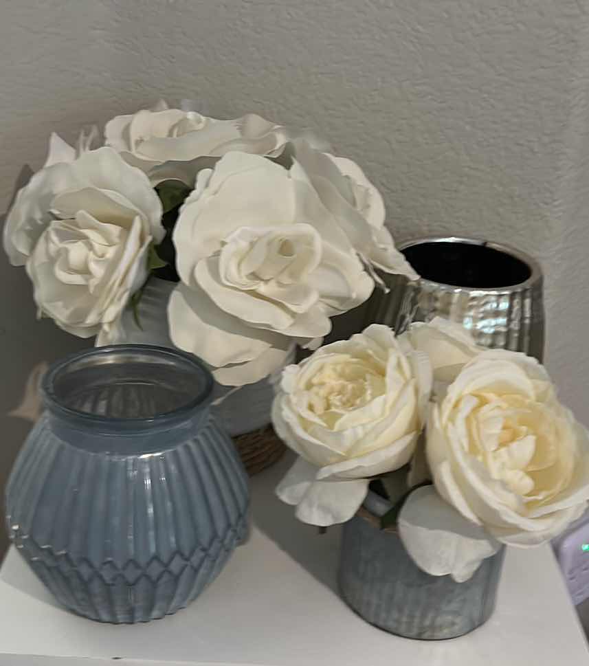 Photo 1 of 4 PIECE HOME DECOR