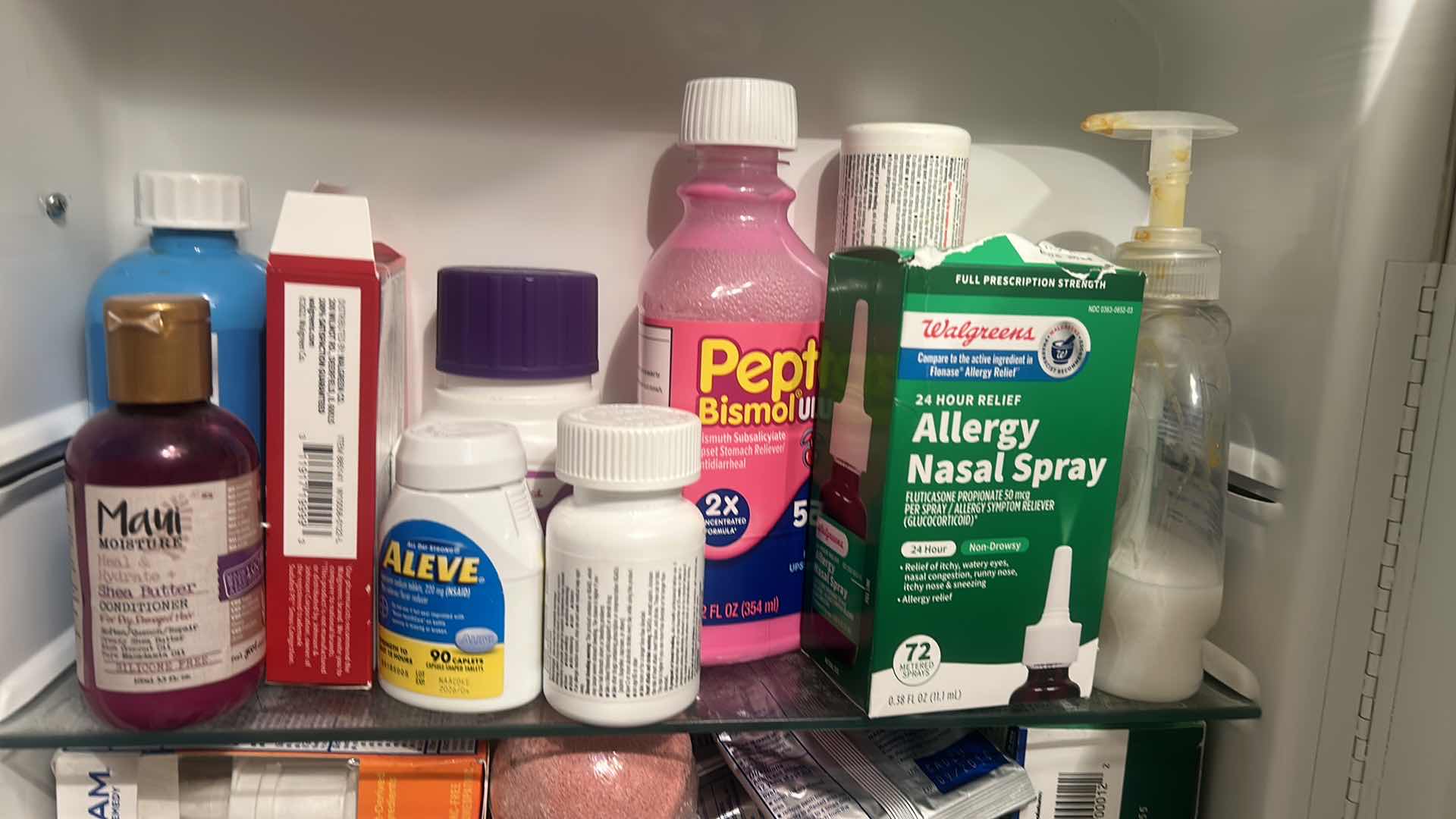 Photo 1 of CONTENTS OF MEDICINE CABINET