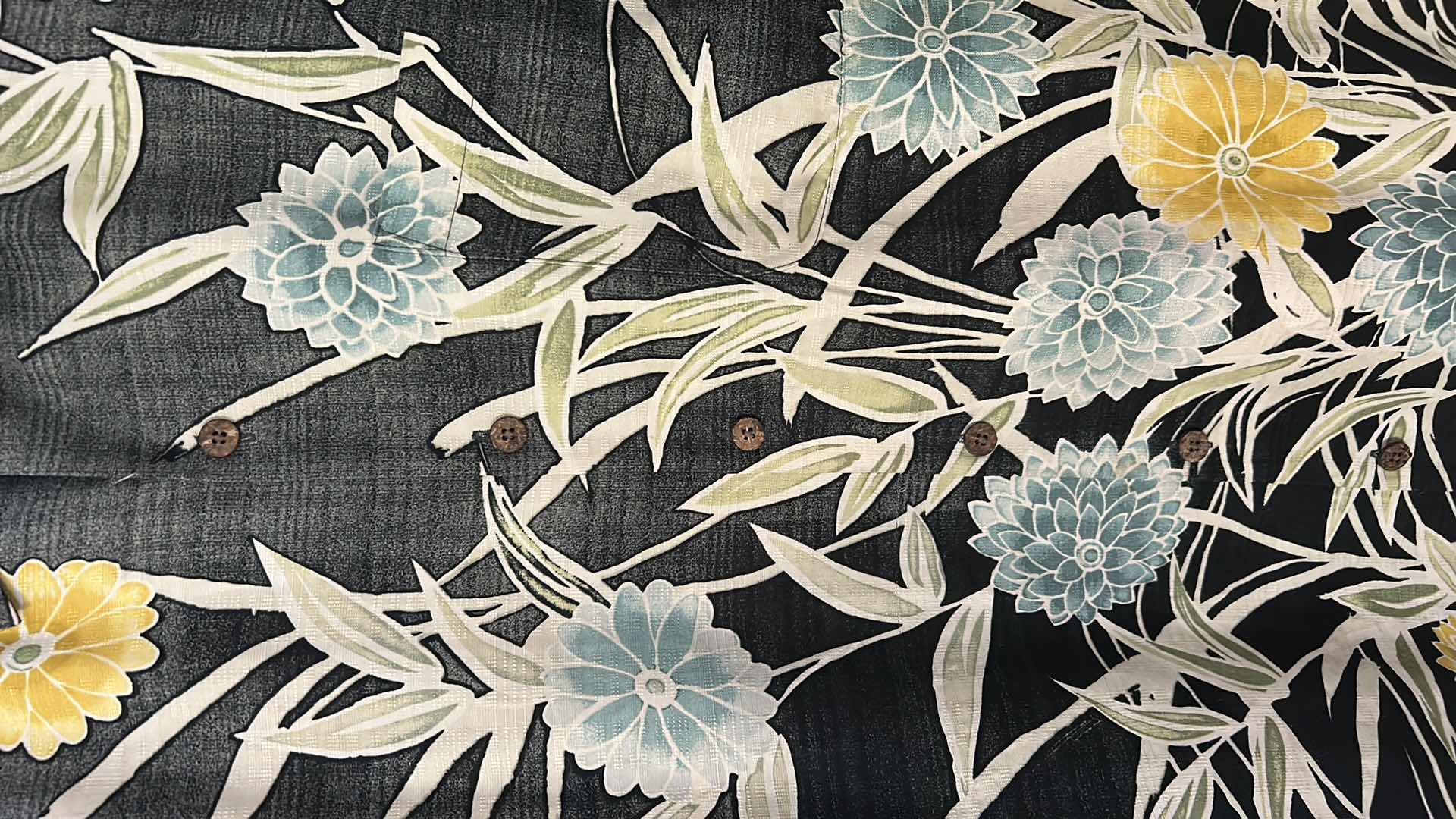 Photo 1 of MENS CLOTHING- TOMMY BAHAMAS 100% SILK HAWAIIAN SHIRTSIZE XL