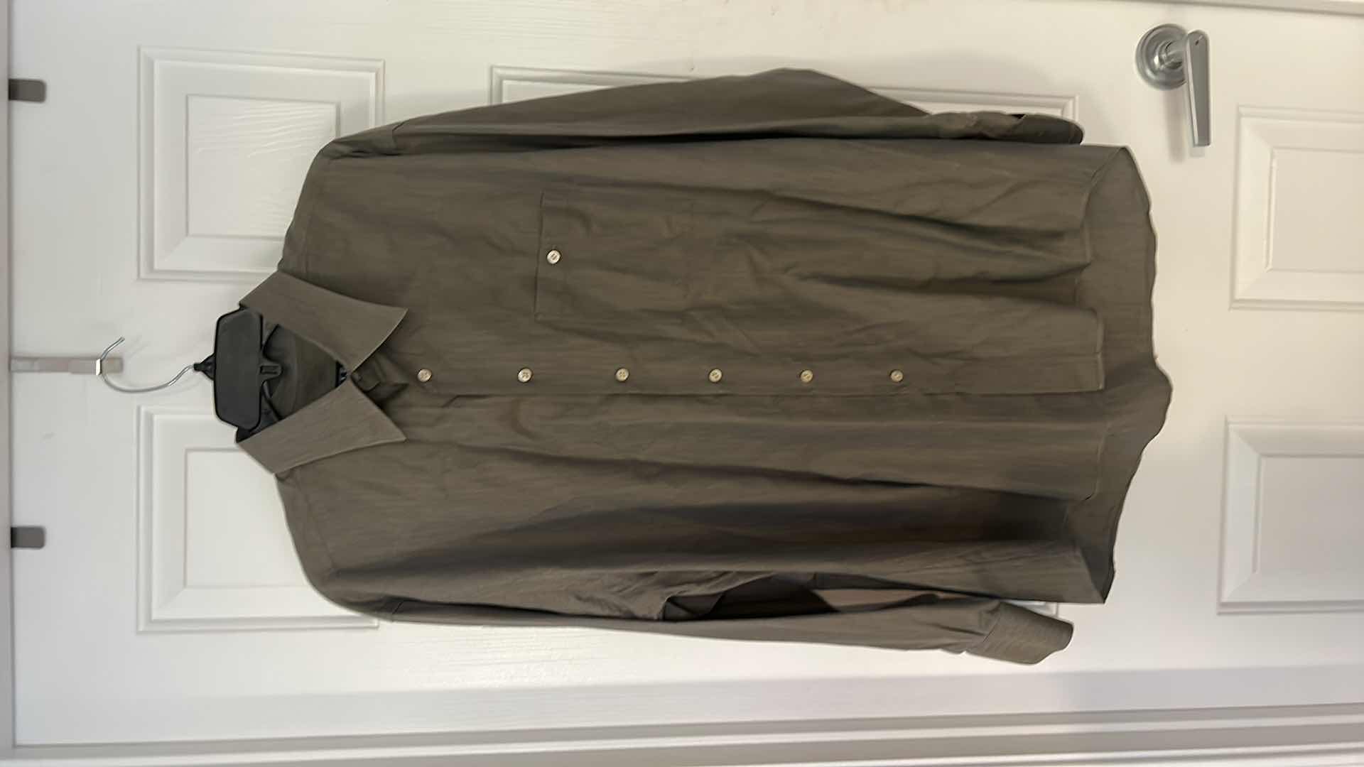 Photo 1 of MENS CLOTHING- IKE BEHAR NEW YORK 100% COTTON COLLARED BUTTON DOWN SHIRT SIZE LARGE