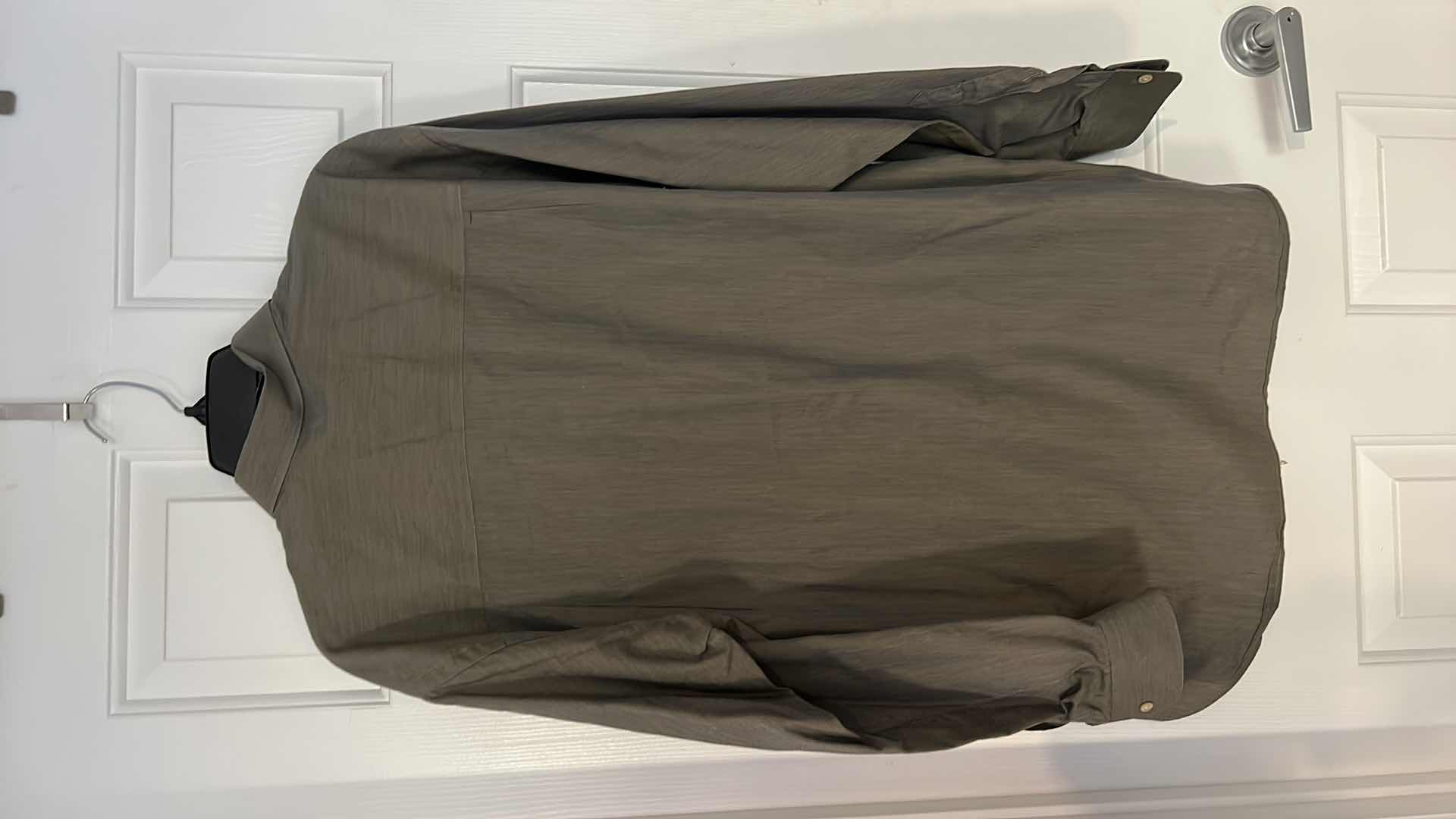 Photo 1 of MENS CLOTHING- IKE BEHAR NEW YORK 100% COTTON COLLARED BUTTON DOWN SHIRT SIZE LARGE