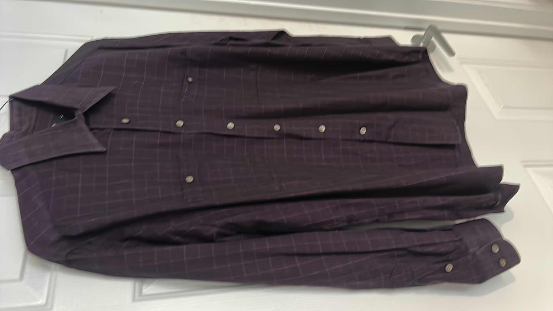 Photo 1 of MENS CLOTHING- IKE BEHAR NEW YORK 100% COTTON COLLARED BUTTON DOWN SHIRT SIZE LARGE
