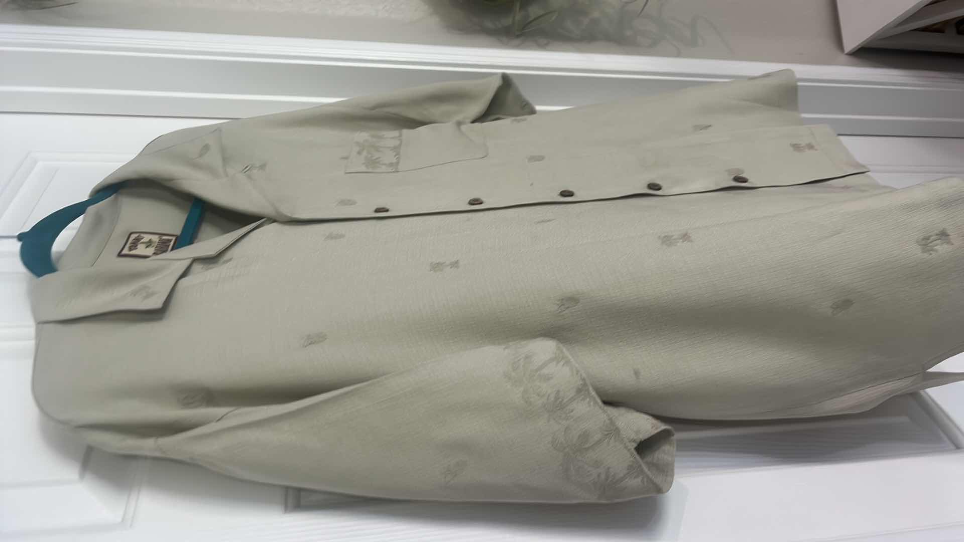 Photo 1 of MENS CLOTHING- TOMMY BAHAMAS 100% SILK SHIRT SIZE L