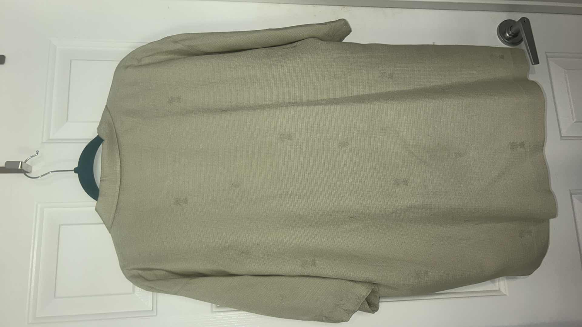 Photo 1 of MENS CLOTHING- TOMMY BAHAMAS 100% SILK SHIRT SIZE L