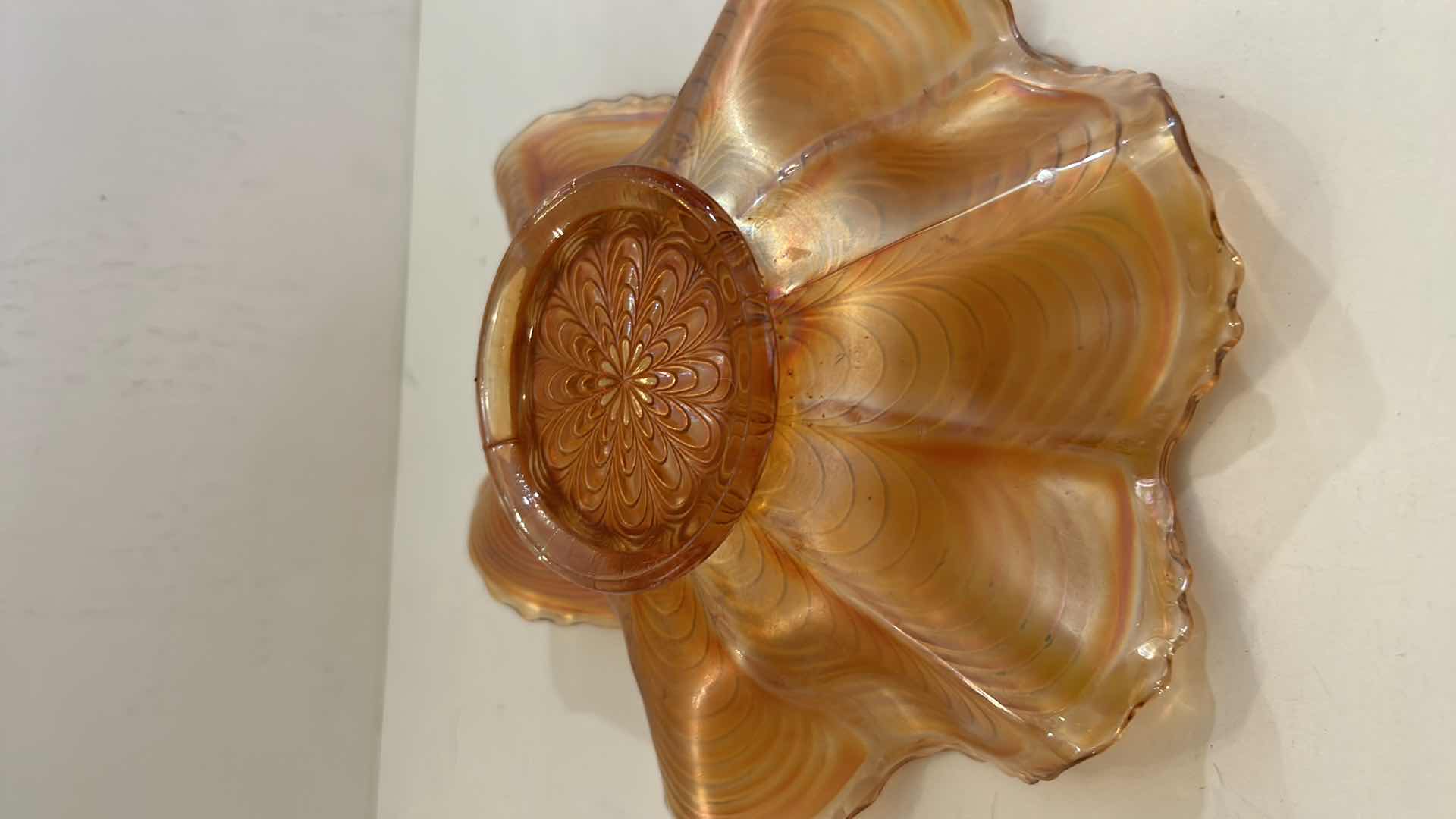 Photo 1 of VINTAGE CARNIVAL GLASS SCALLOPED BOWL 
7” x 2 1/4”