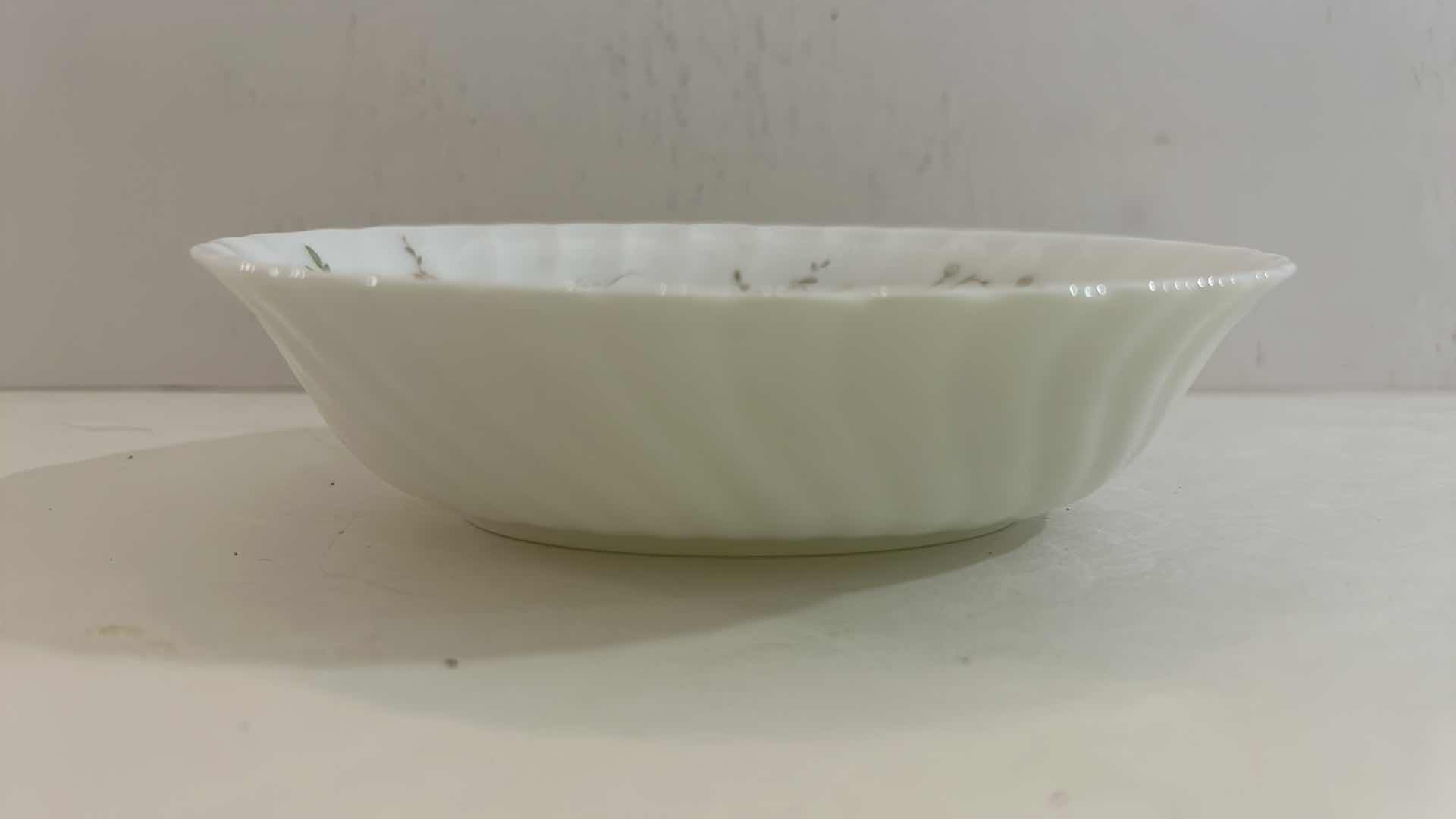 Photo 1 of SMALL WEDGWOOD BONE CHINA MADE IN ENGLAND CAMPION DISH 6“ x 4 1/2“ x 1 1/2“