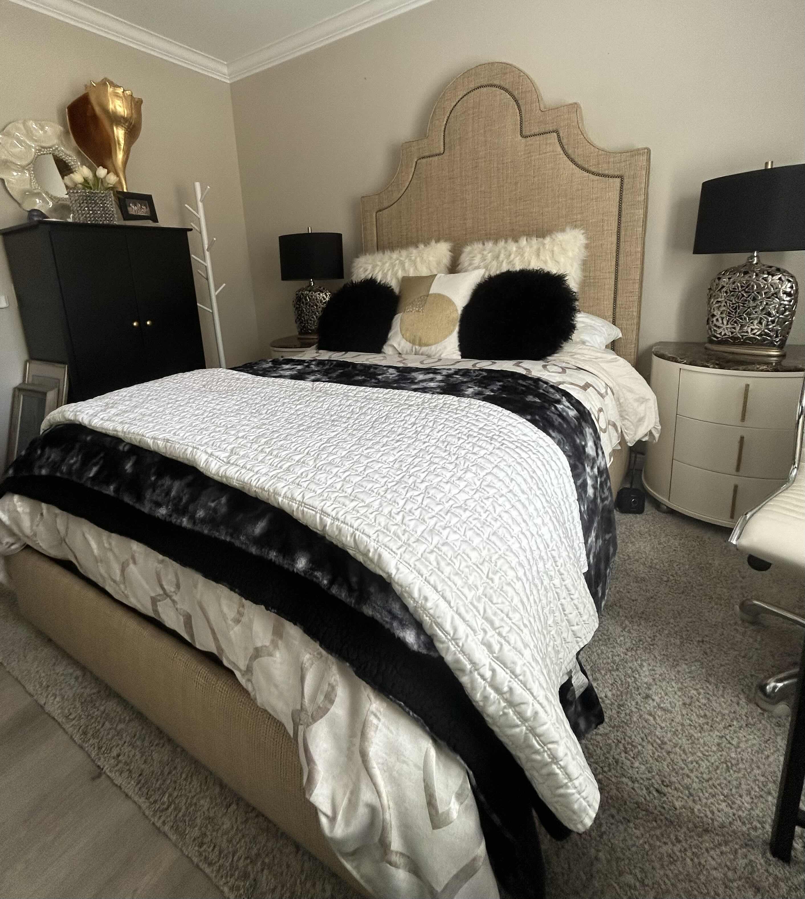 Photo 1 of QUEEN HEADBOARD AND SURROUND (BEDDING AND MATTRESS NOT INCLUDED) 64” x 89” x 82”